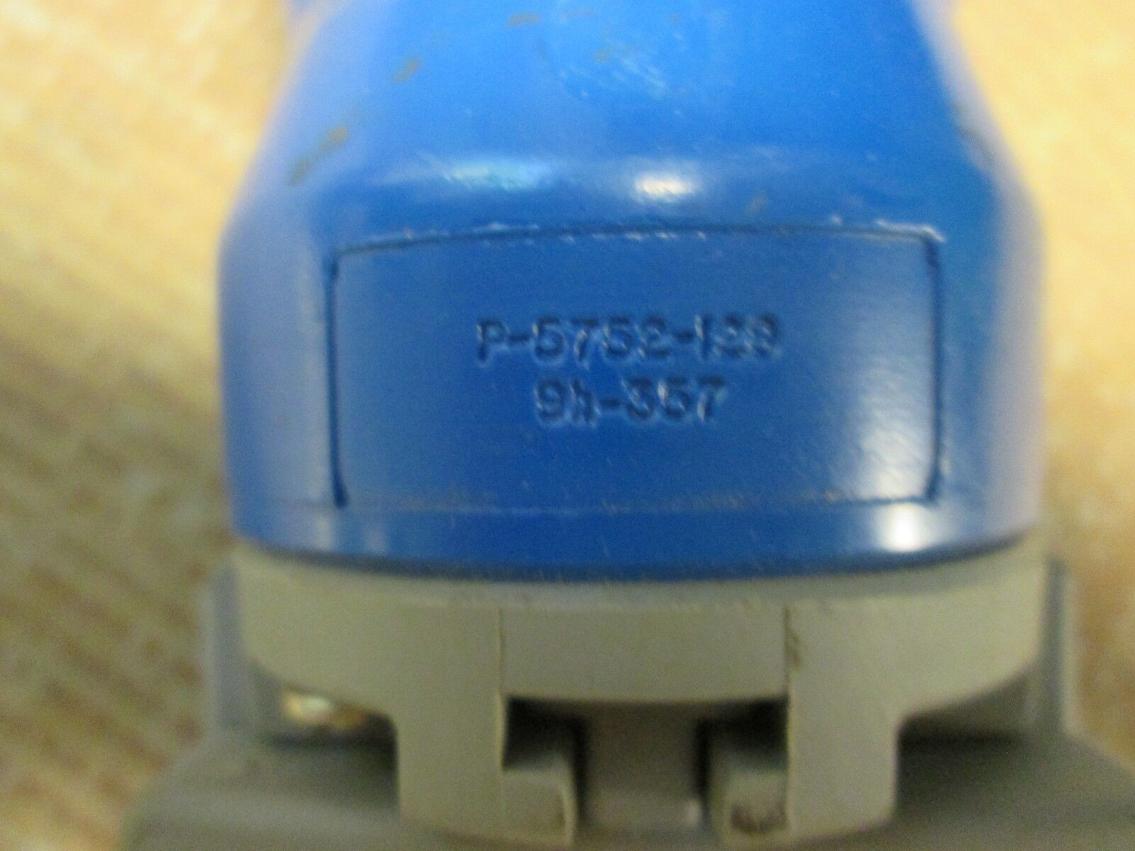 Hubbell Plug P-5752-1229h-357 4W 3P Watertight Used