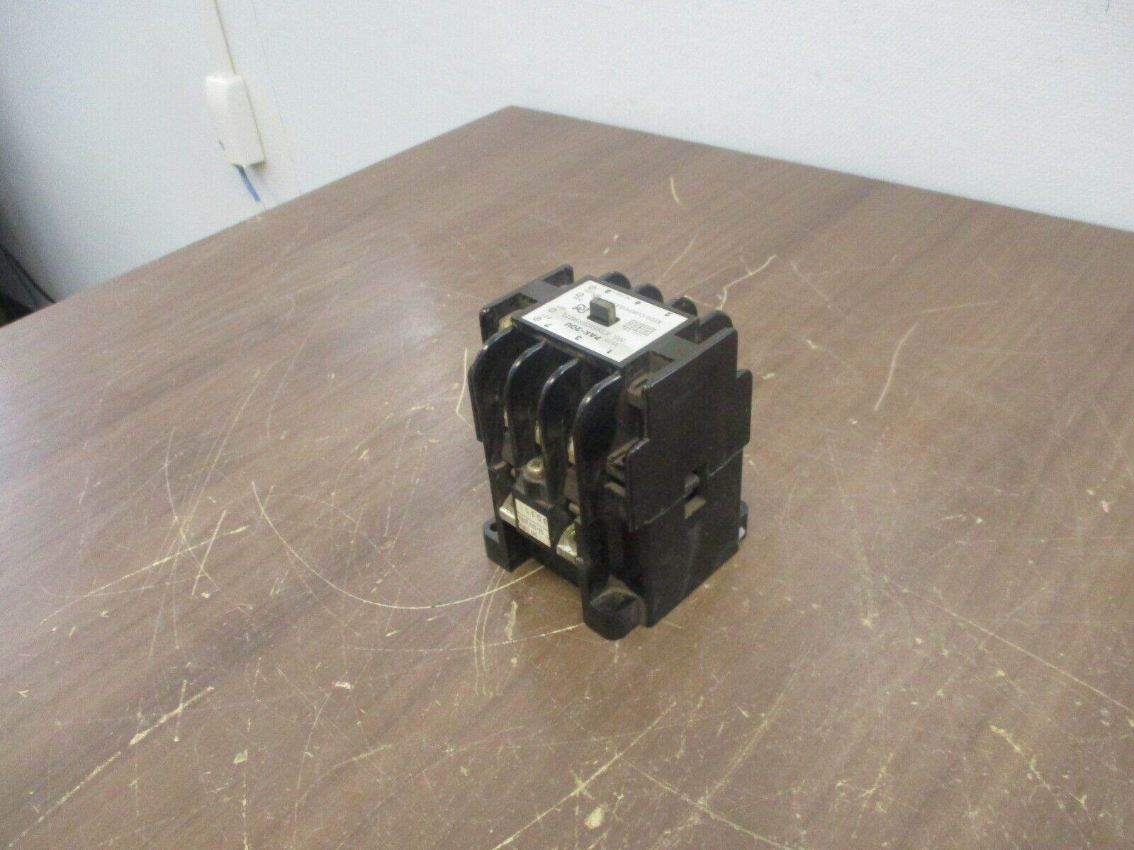 Kito Contactor PAK-20U 50-55V Coil 3.0kW 220/550V 3Ph Used *No Terminal Screws*