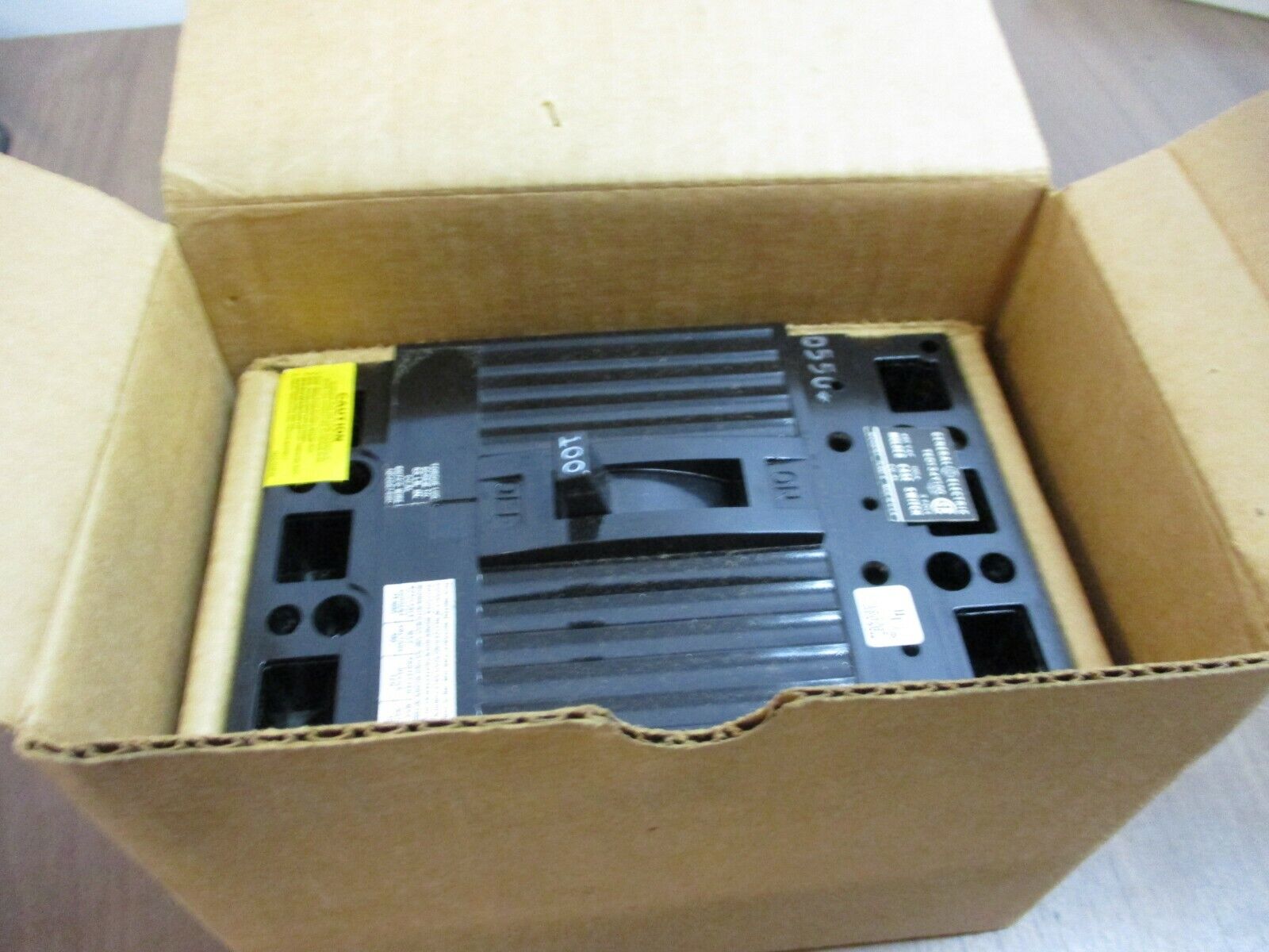 GE TED Circuit Breaker TED134Y100 100A 480V 3P New Surplus