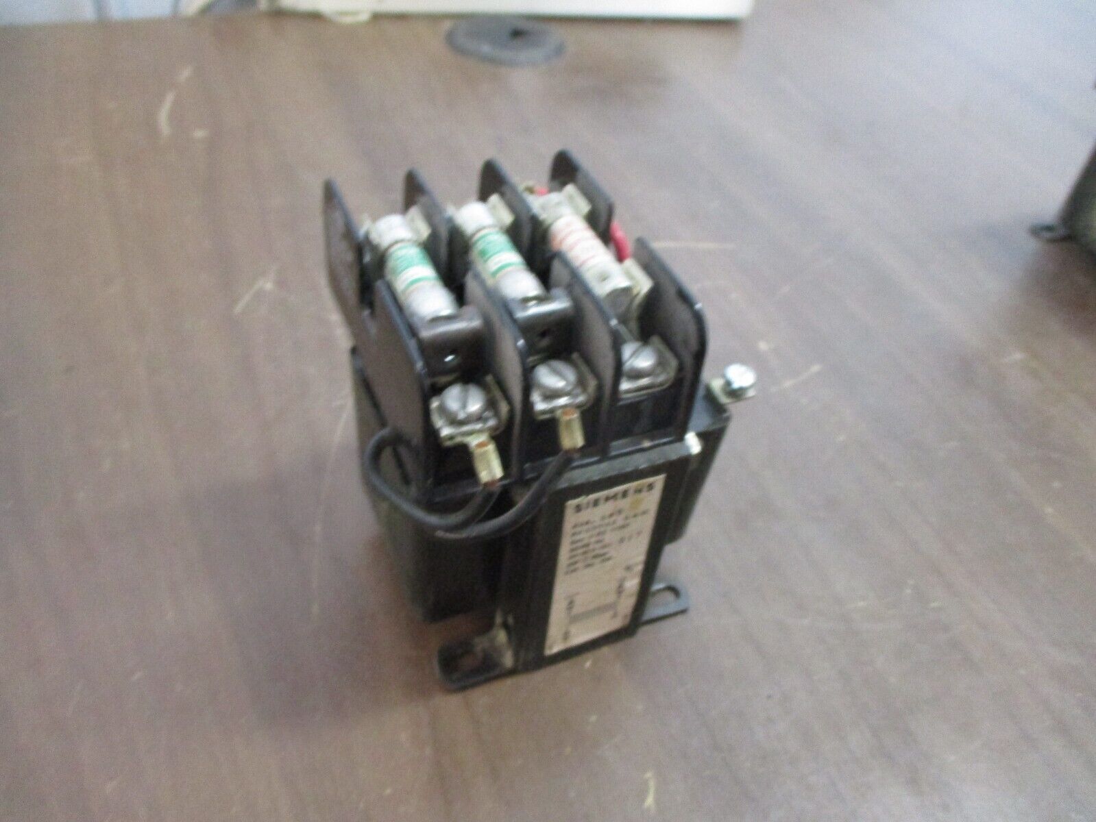 Siemens Transformer 25-213-101-017 0.100kVA Pri: 460V Sec: 115V 50/60Hz Used