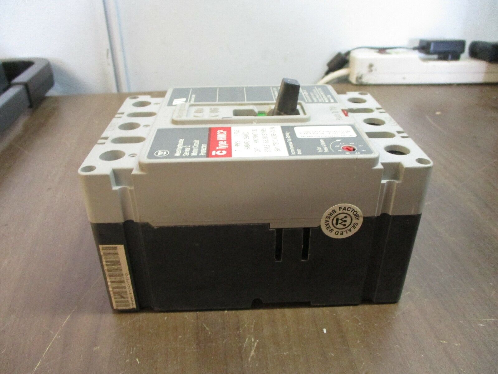 Westinghouse Circuit Breaker HMCP007C0C 7A 600V 3P Used