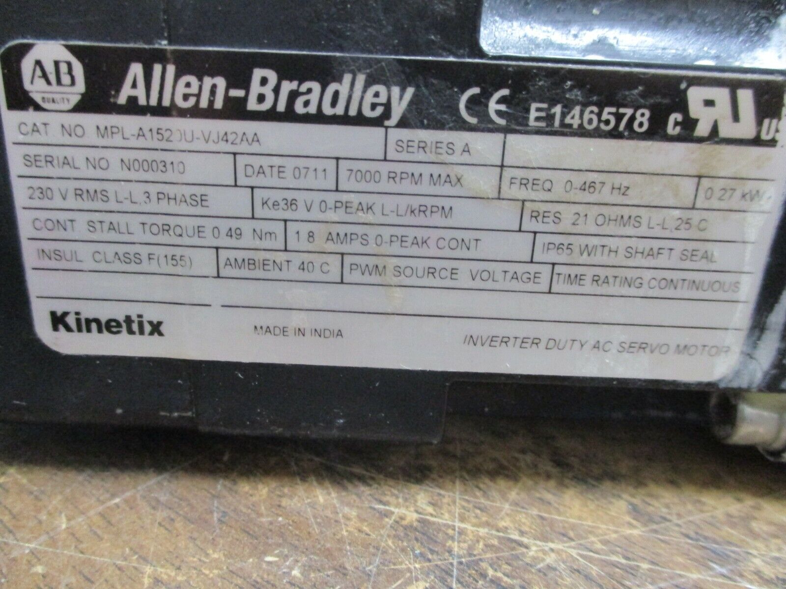 Allen-Bradley Kinetix AC Servo Motor w/ Gearbox & Linear Actuator 0.27kW 7000RPM