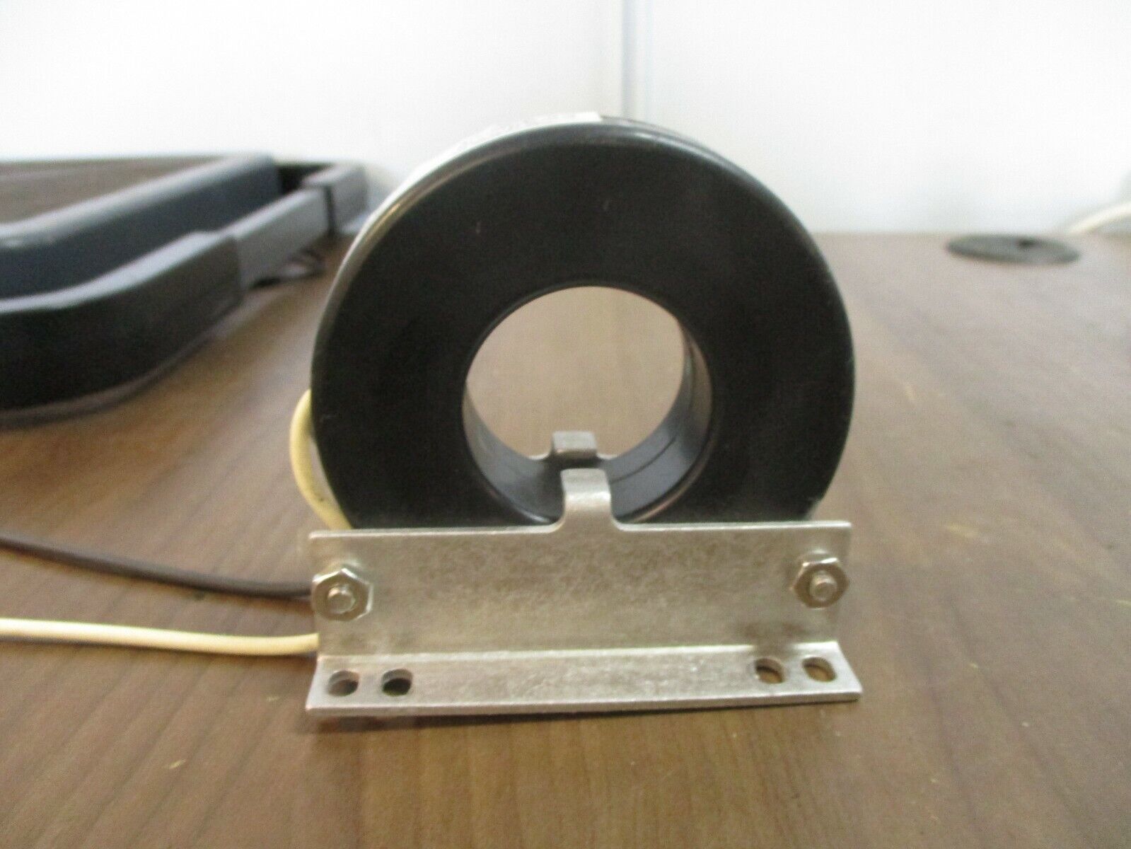 Square D Current Transformer 5NR-251 Ratio 250:5A 600V 50-400Hz 10kV BIL Used