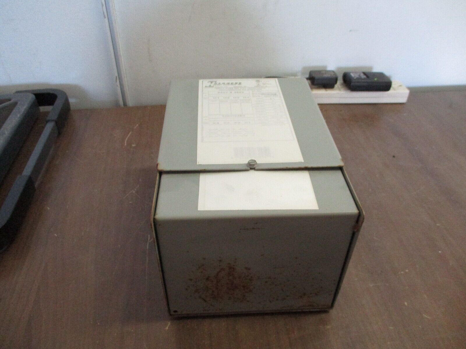 Hammond Transformer Q002LEKF 2kVA Pri: 240/480V Sec: 120/240V Nema 3R 60Hz Used