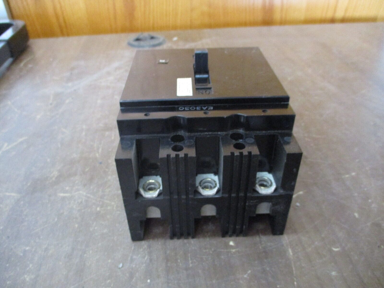 Westinghouse Circuit Breaker EA3030 30A 240V 3P Used