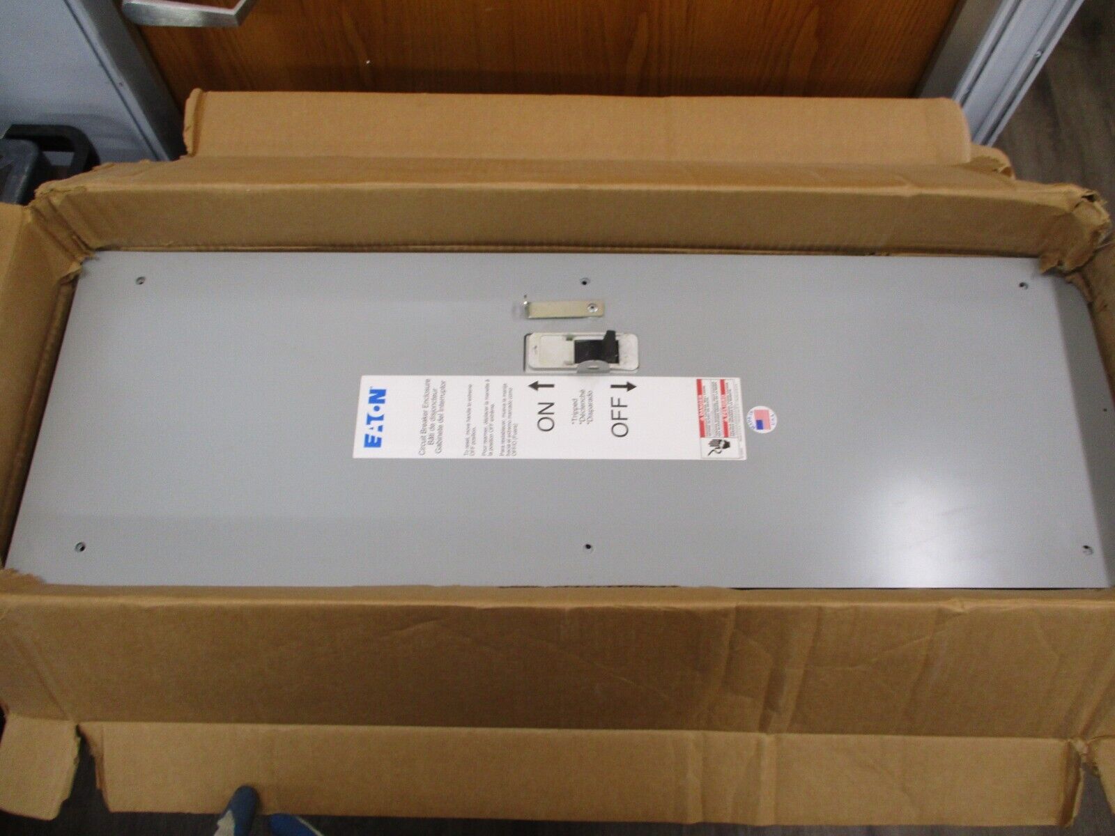 Eaton Enclosed Circuit Breaker HJD3250F 150A Trip 3P 600V FJDN250 Enclosure