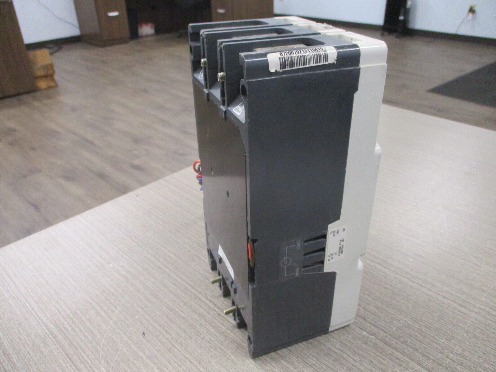 Eaton HKD-DC Circuit Breaker HKDDC 3400A1301T1001201 400A 600VDC 3P Used