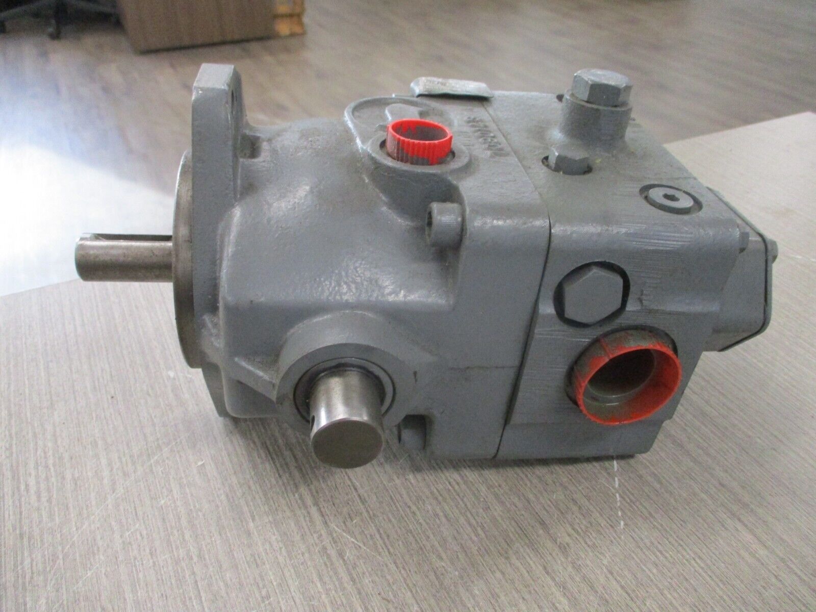 Sundstrand Hydraulic Motor 18-2010 1RH Used