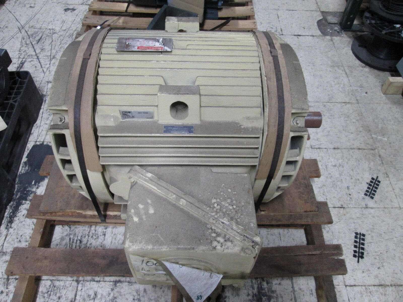 GE Energy Saver AC Motor 5KS404AS215C 100HP 1790RPM 230/460V 226/113A 3Ph Used