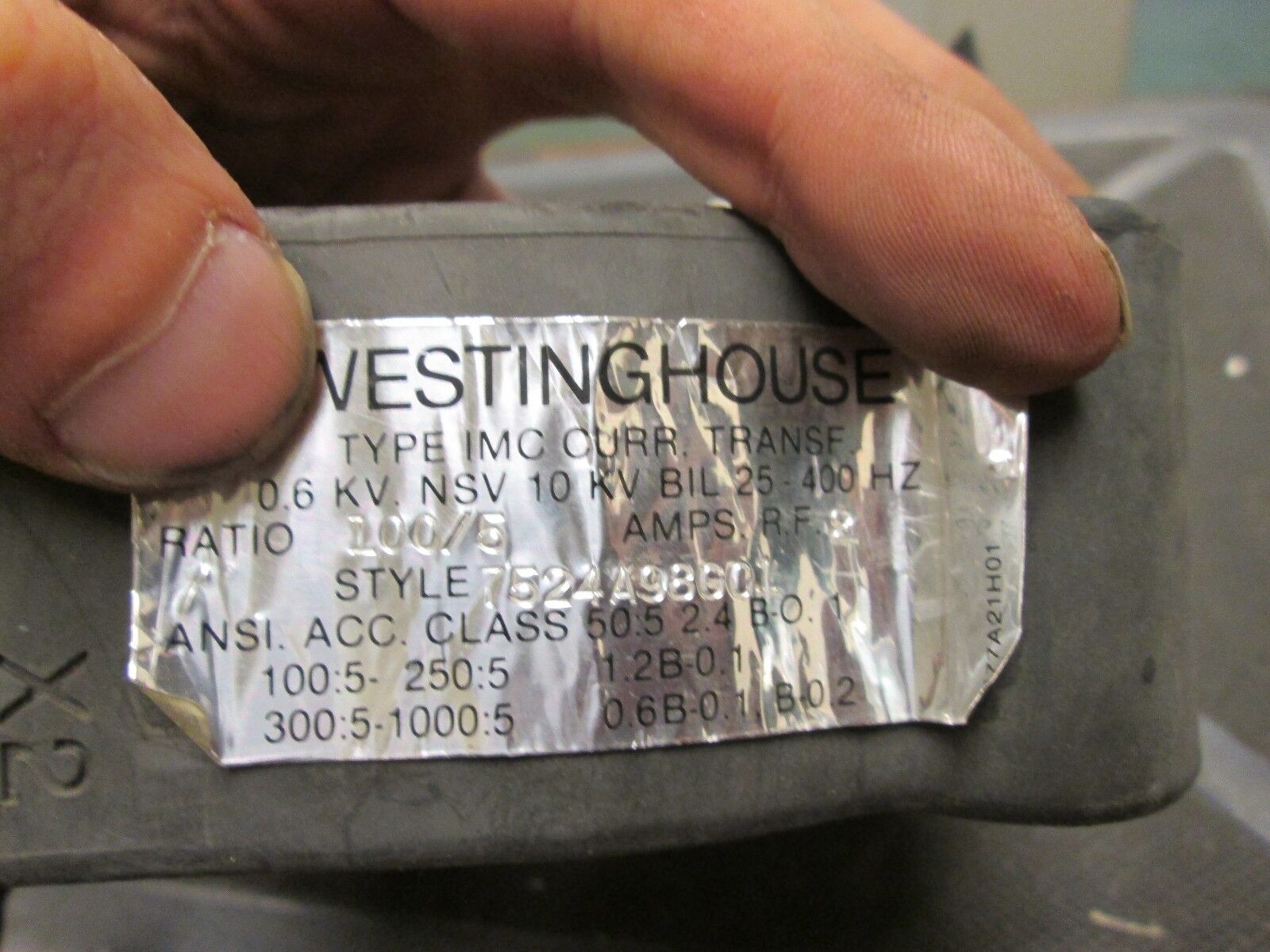 Westinghouse  Current Transformer  7524A98G01  Ratio 100/5A  BIL 10 KV  25-400Hz