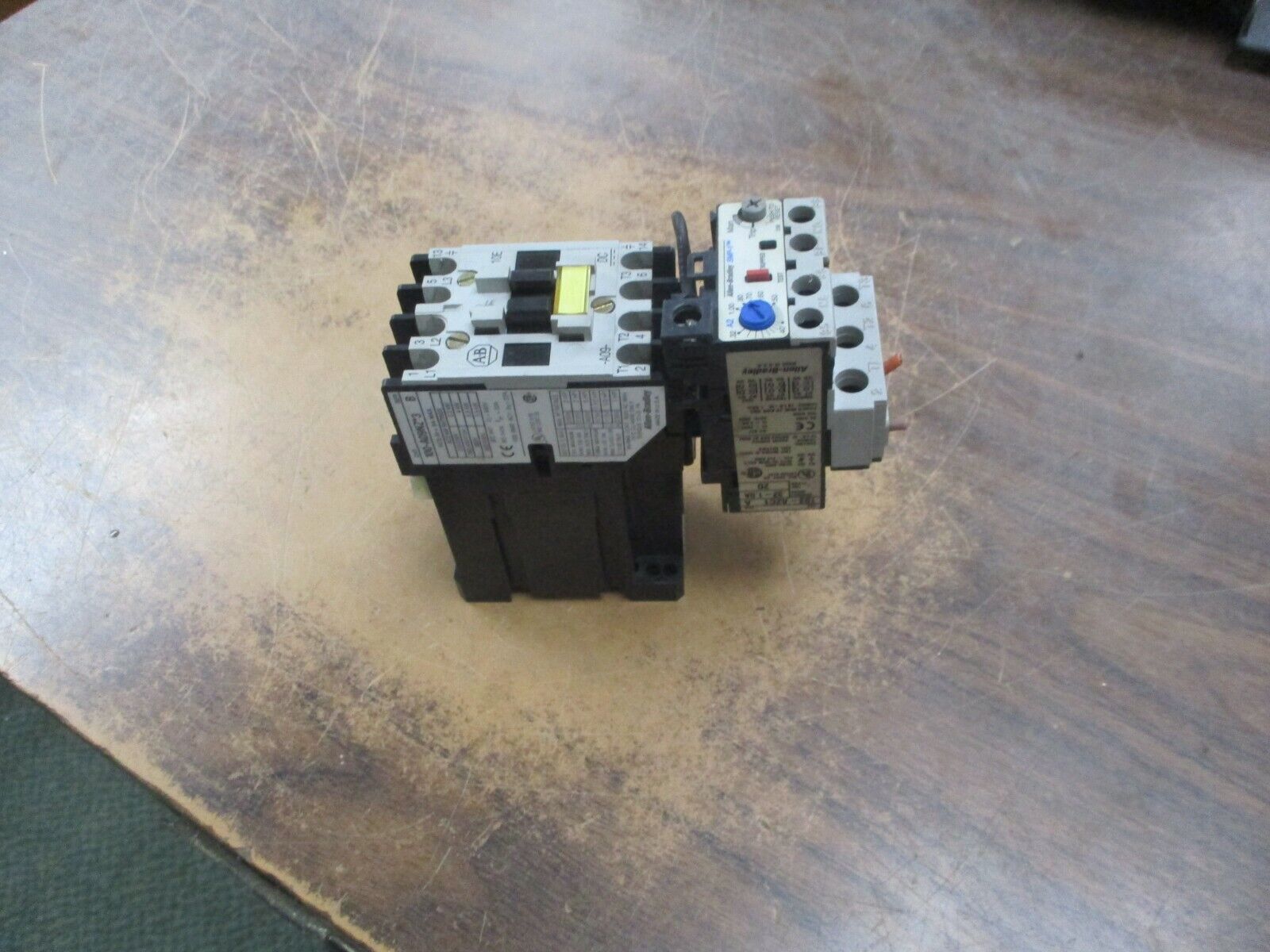 Allen-Bradley Starter 100-A09NZ*3/193-A2C1 24VDC Coil 9A 600V Trip: 0.32-1.0A