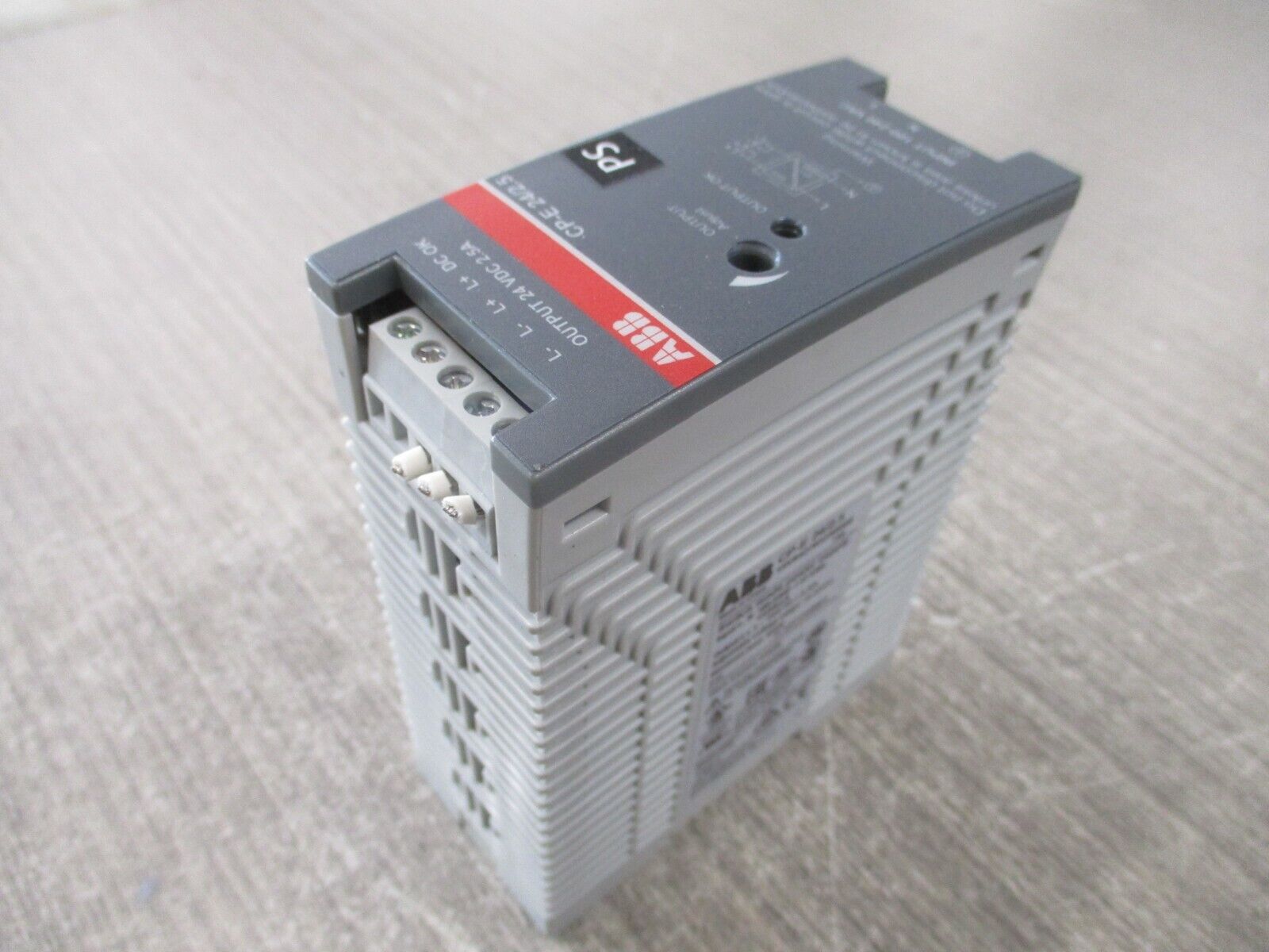 ABB CP-E 24/2.5 Power Supply 1SVR427032R0000 60W Used