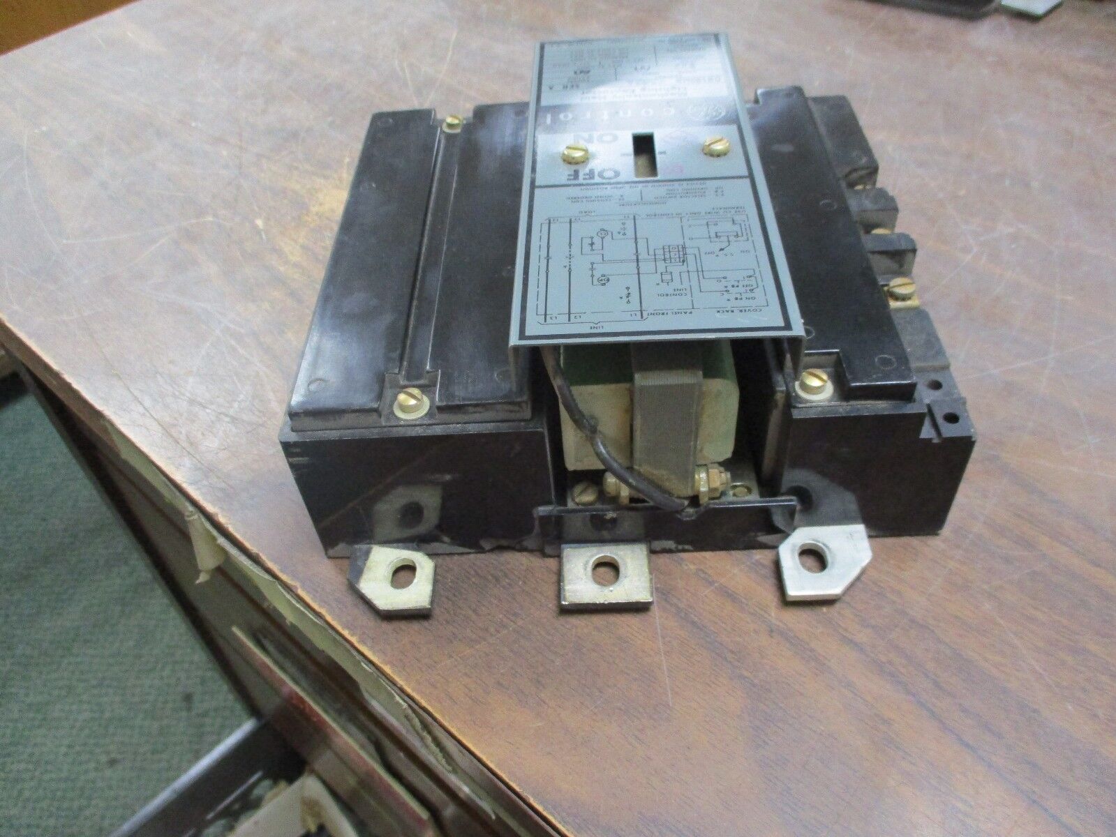 GE Mechanically Held Lighting Contactor CR160MB4582A 60A 600V Control: 277V Used