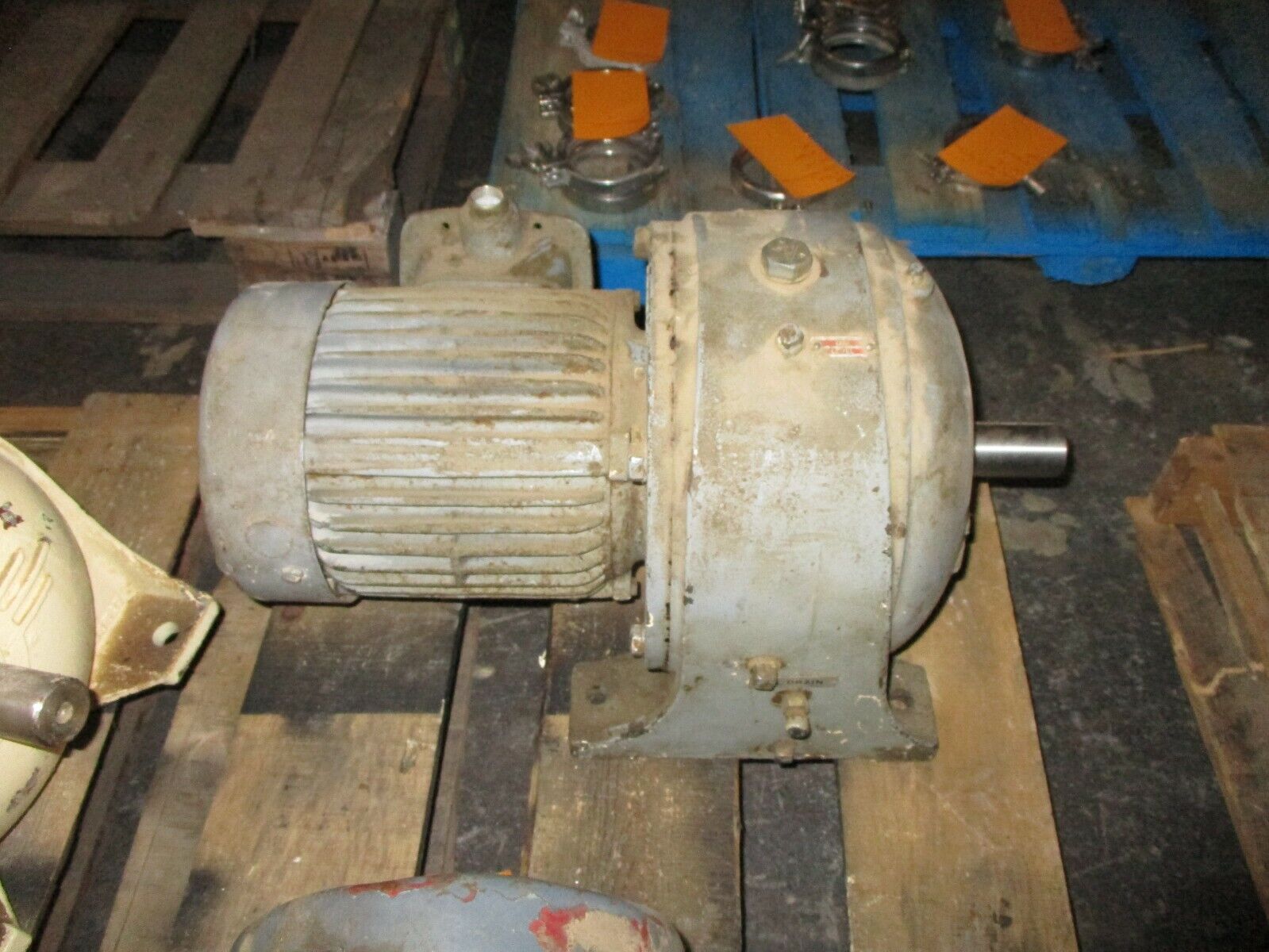 Louis Allis Gearmotor 8035/563 2HP 1750RPM In Ratio: 14 Used