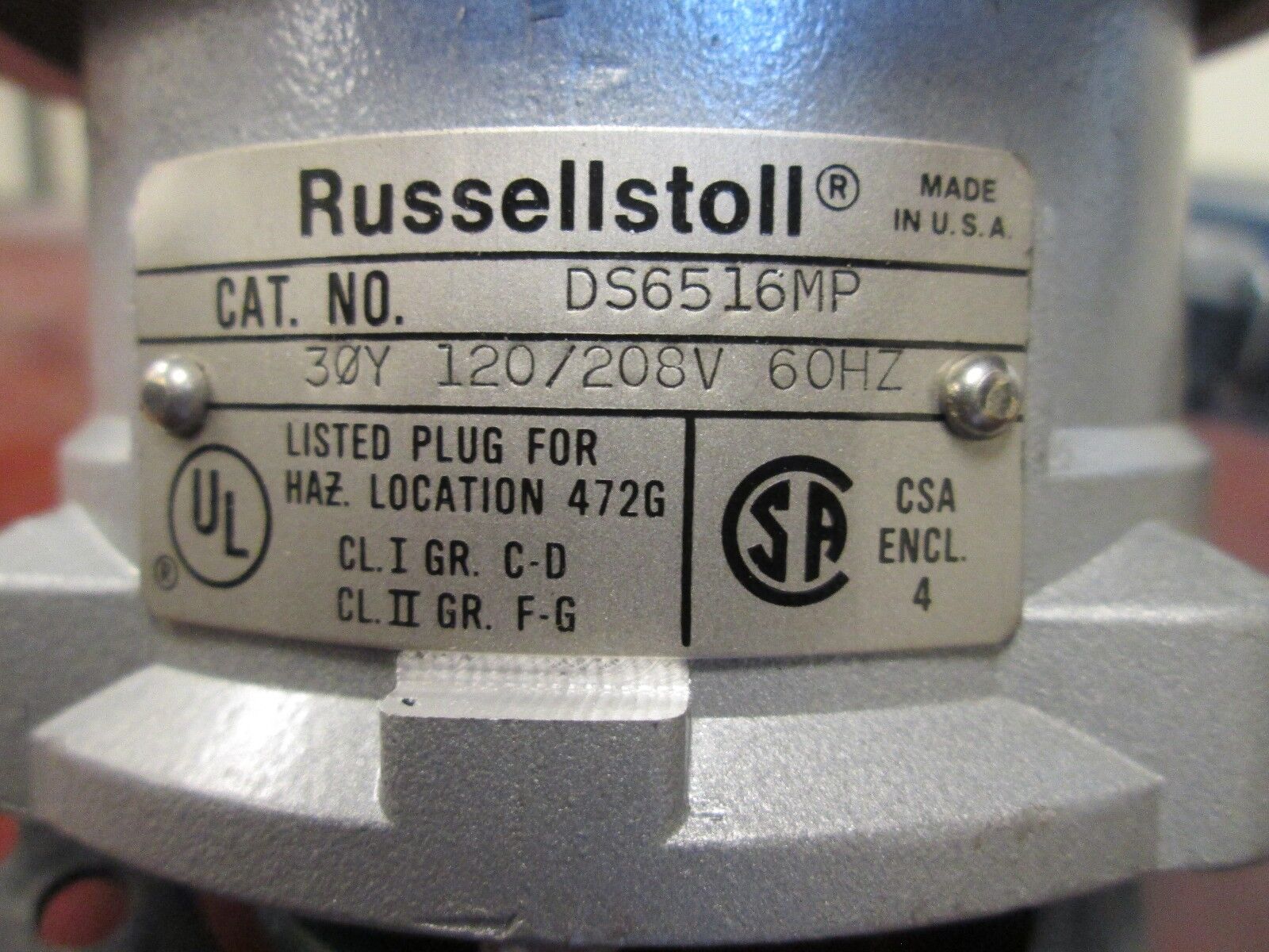 Russellstoll Plug DS6516MP 30A 120/208V 3Ph 60Hz 3P 5W Used