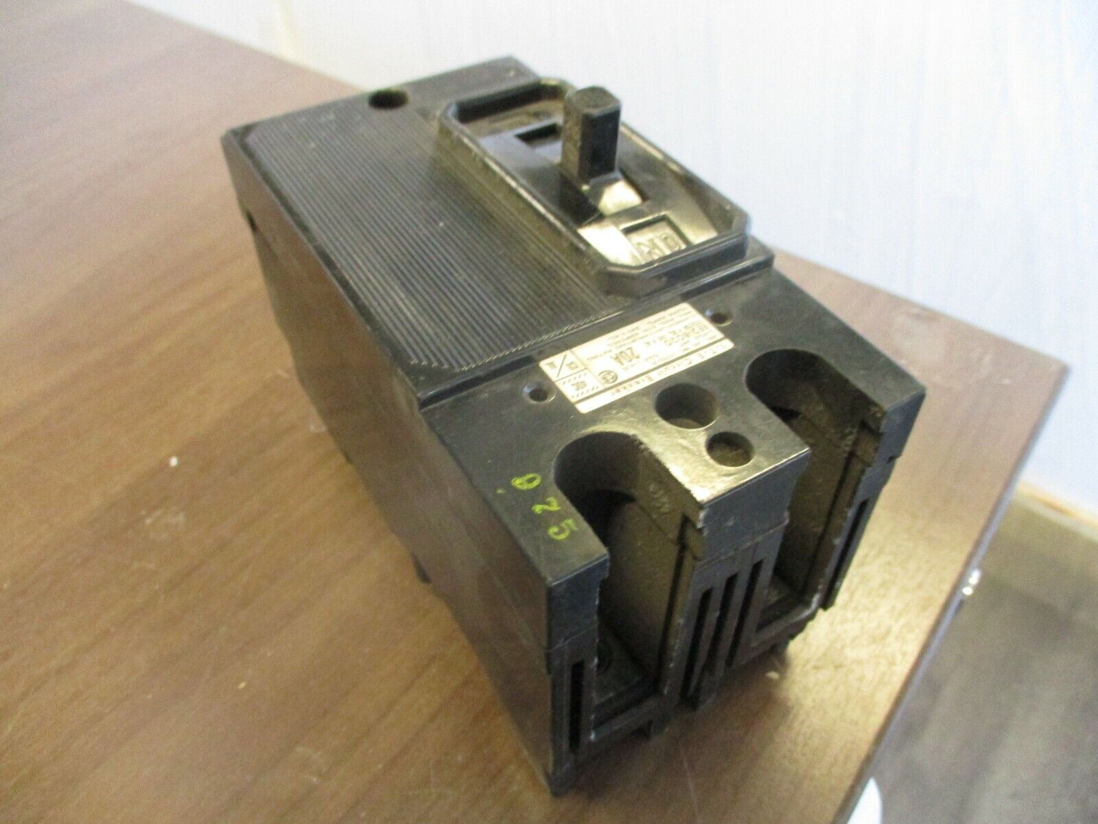 ITE Circuit Breaker EE2-B020 20A 240V 2P Used