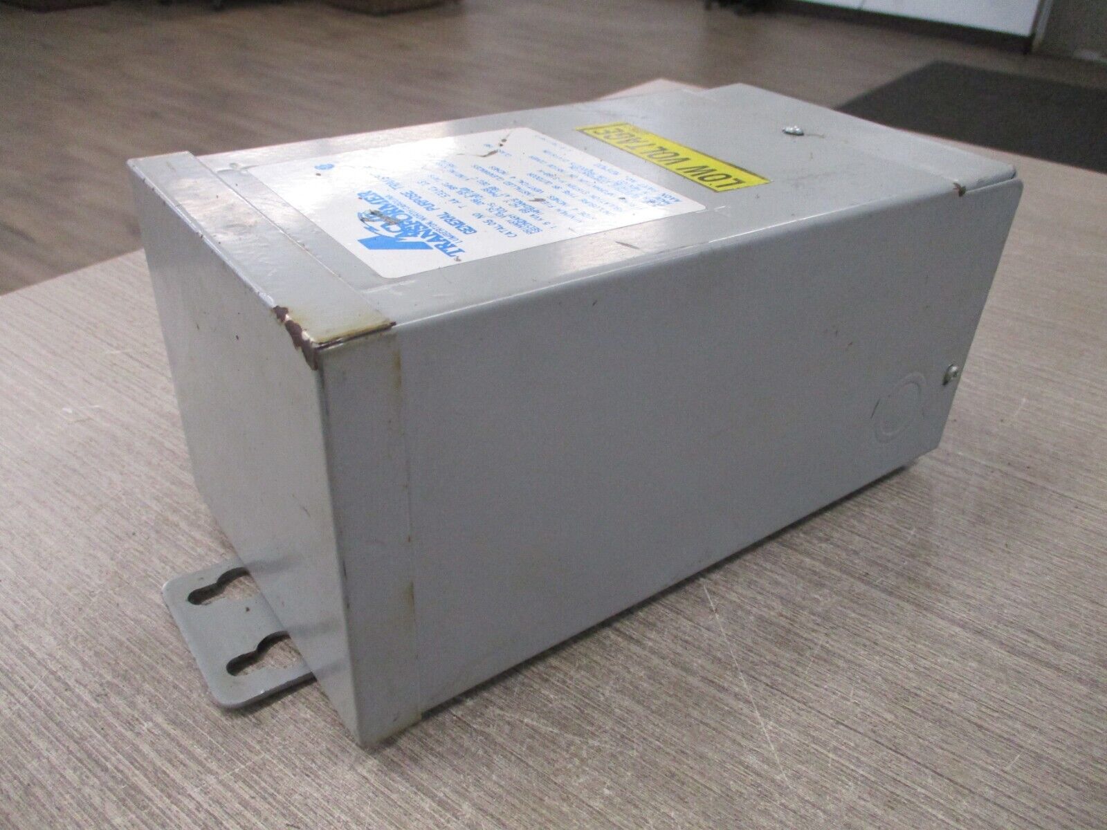 Acme Transformer Transformer TAA53141 15 1.5kVA Pri: 208V Sec: 120/240V 60Hz Use