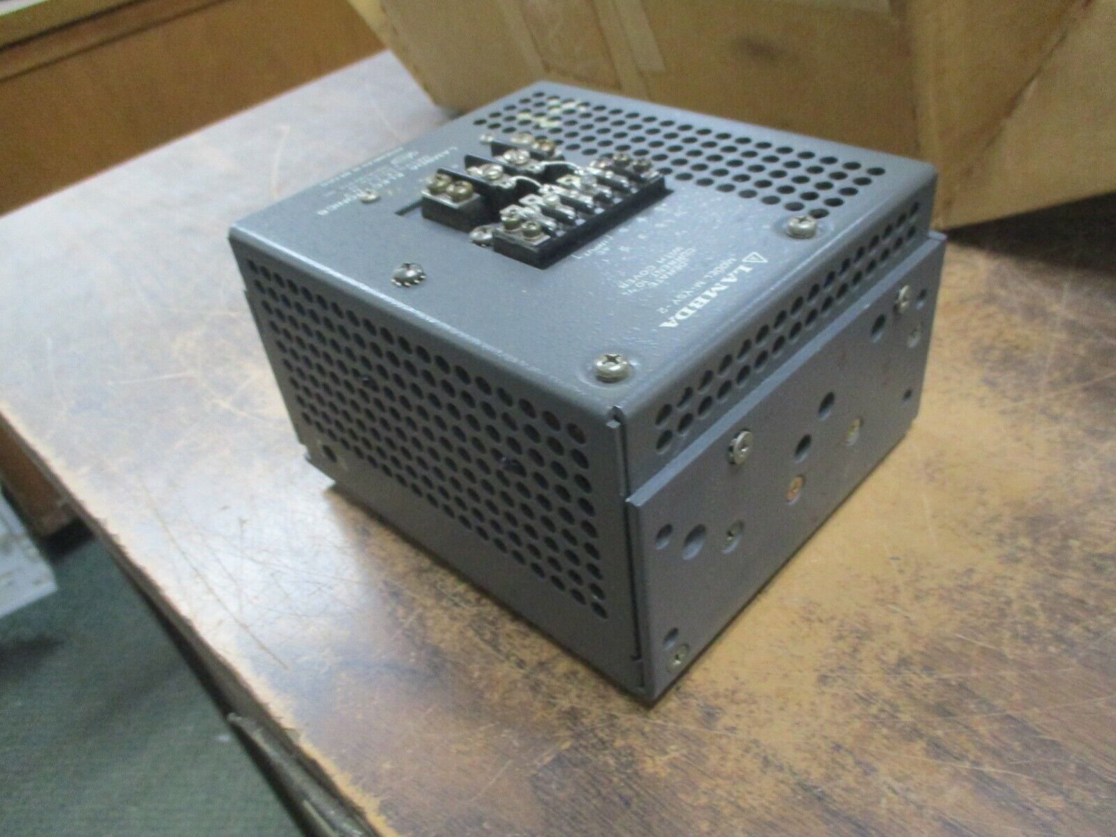 Lambda Regulated Power Supply LYS-Y-24 120W New Surplus