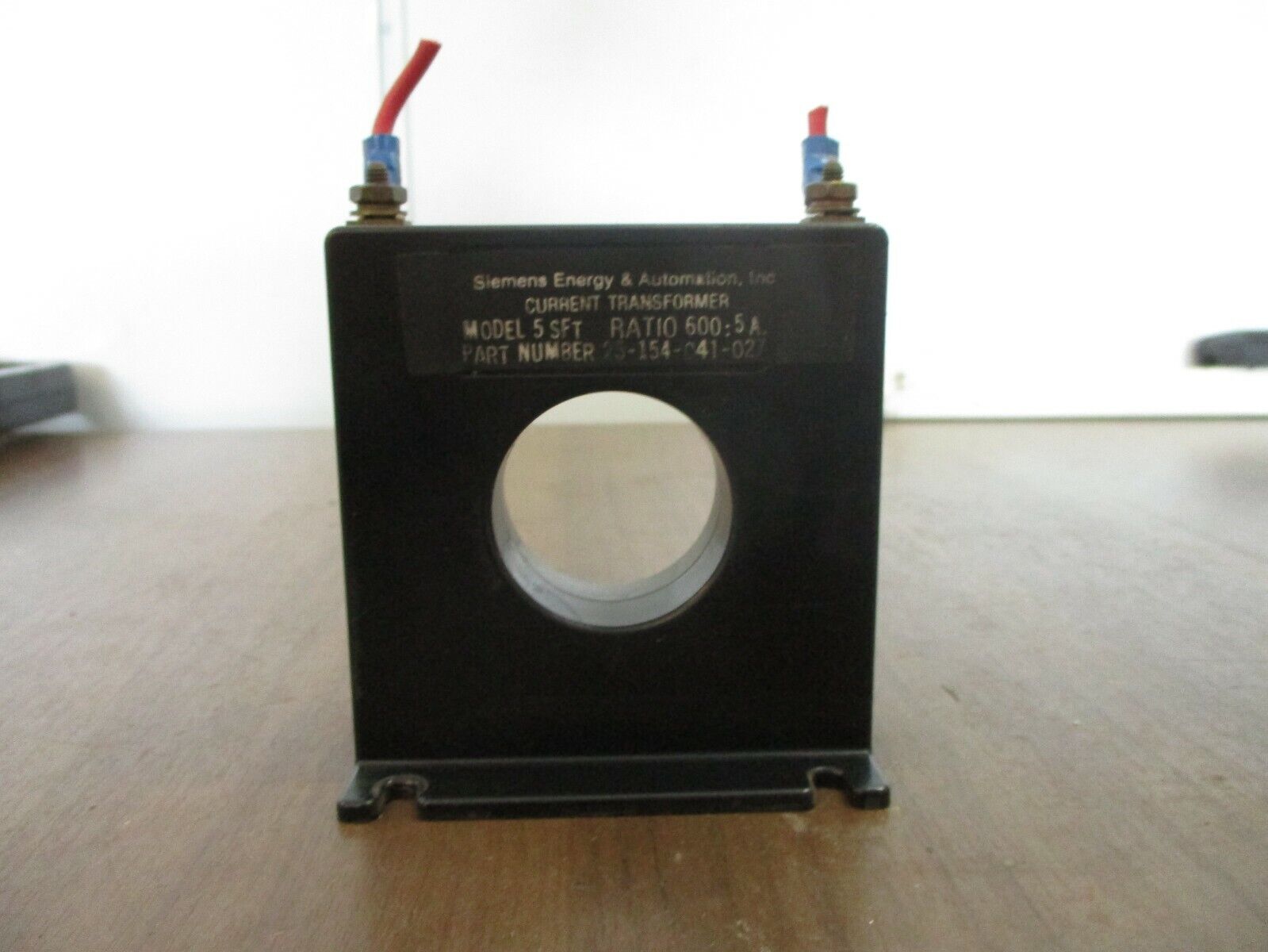 Siemens Model 5 SFT Current Transformer 25-154-041-027 Ratio 600:5A Used