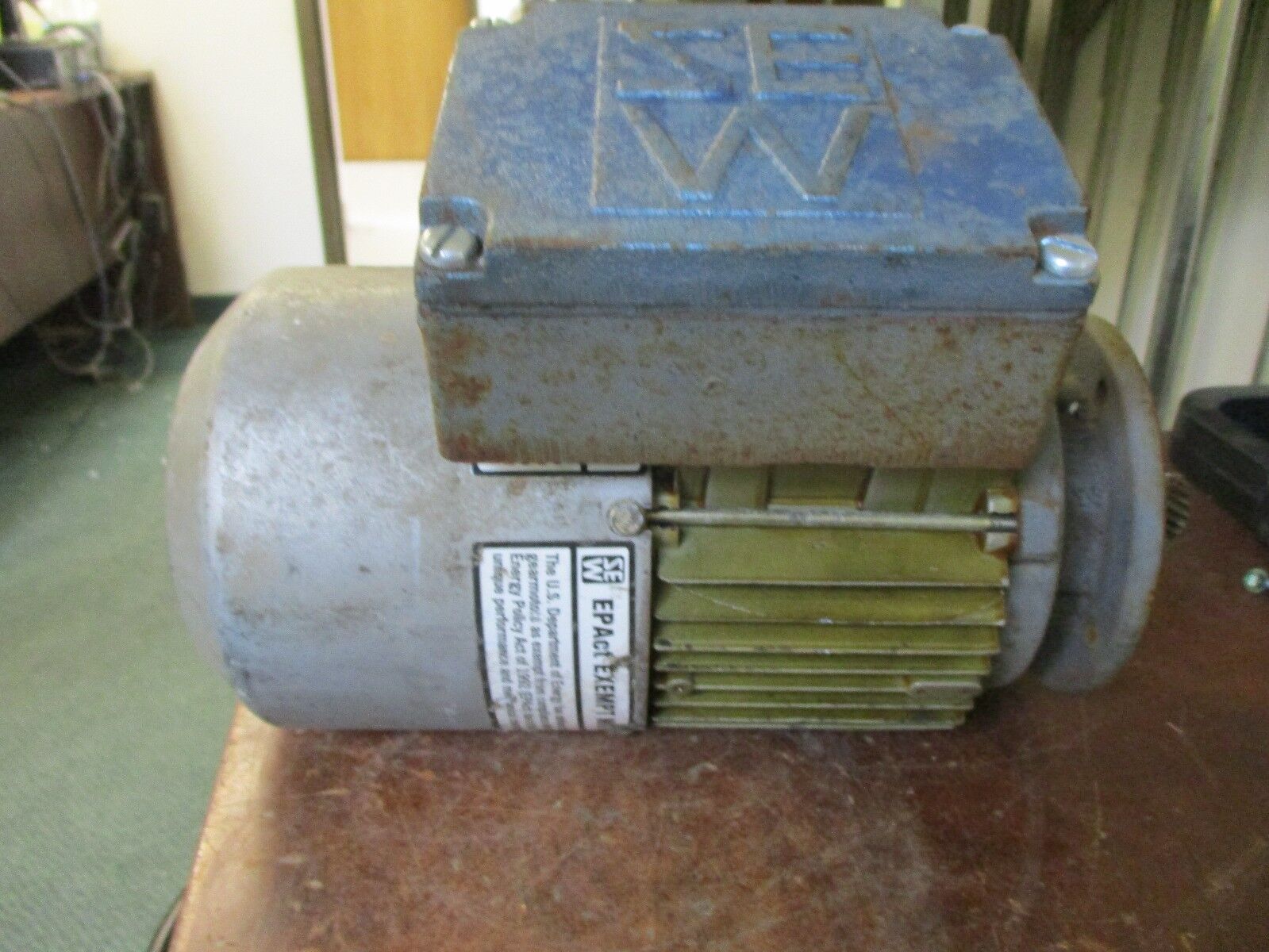 SEW AC Motor DFT71D4BMG05HR-KS 0.5HP 1800RPM 230/460V 2.0/1.0A Encl: TEFC Used