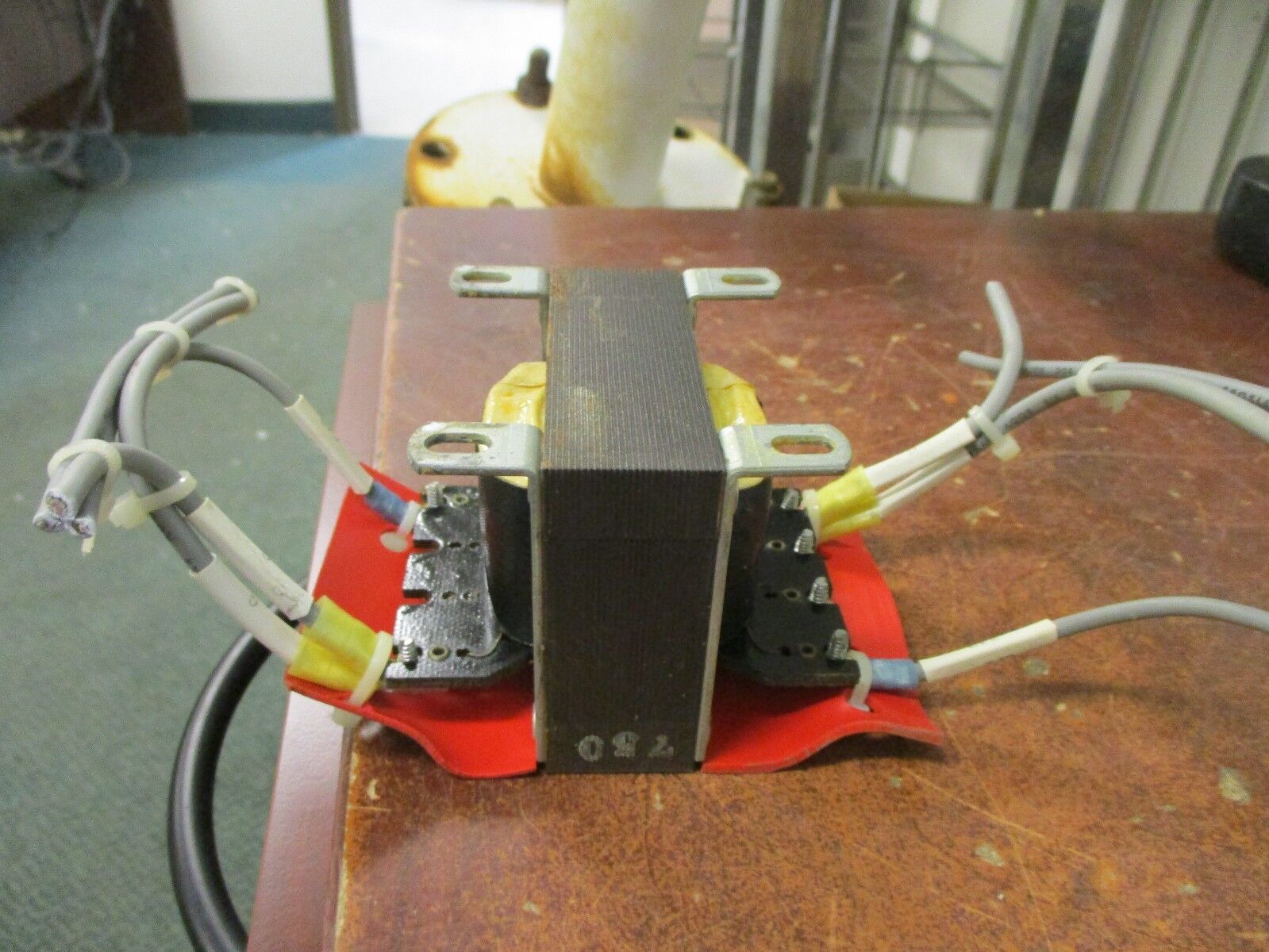 Square D Control Transformer 9070 E0-1 0.050k VA Pri: 240/480V Sec: 120V Used