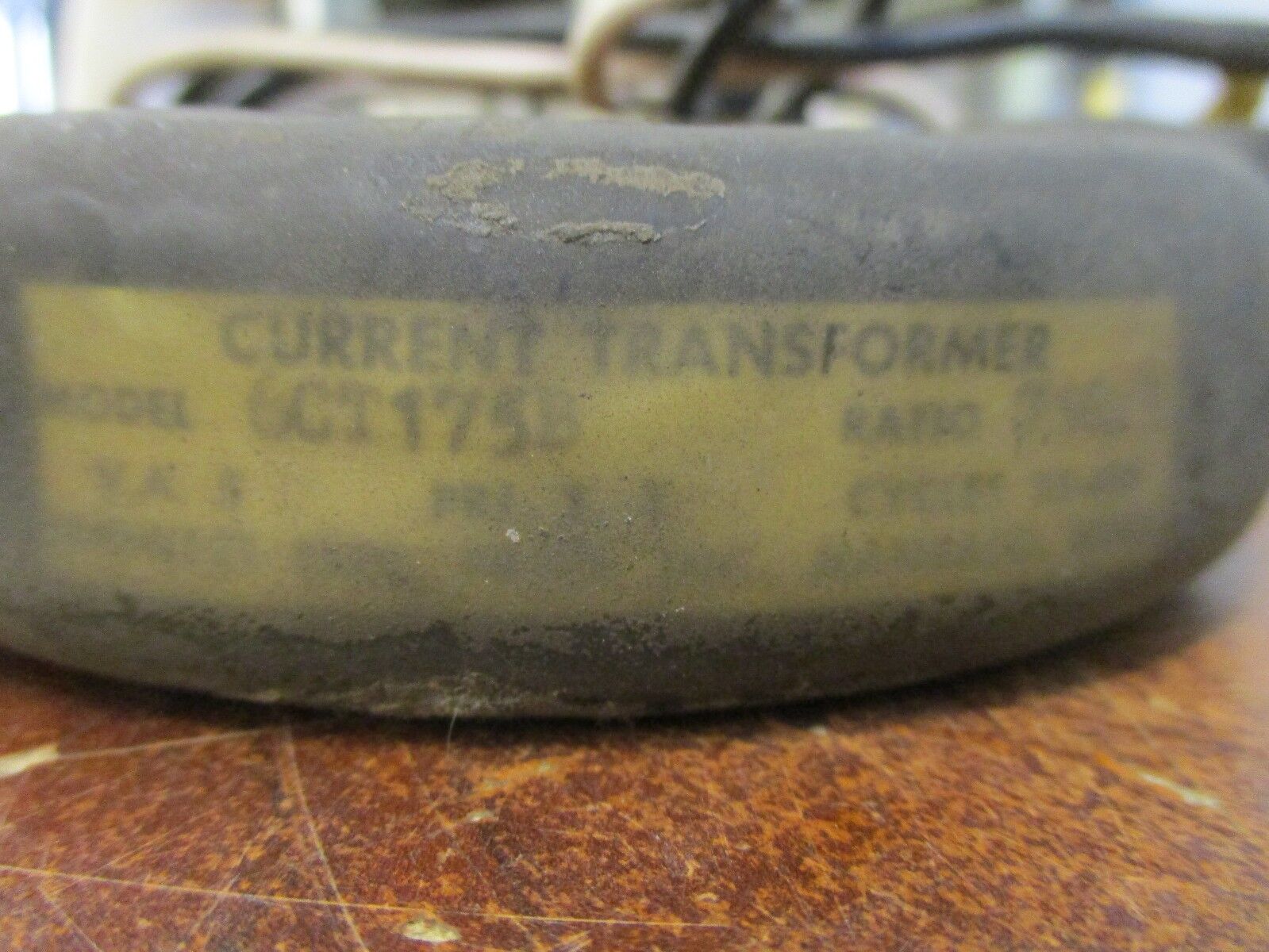 Midwest Electric Current Transformer 6CT175B Ratio: 750:5 25-400Hz Used