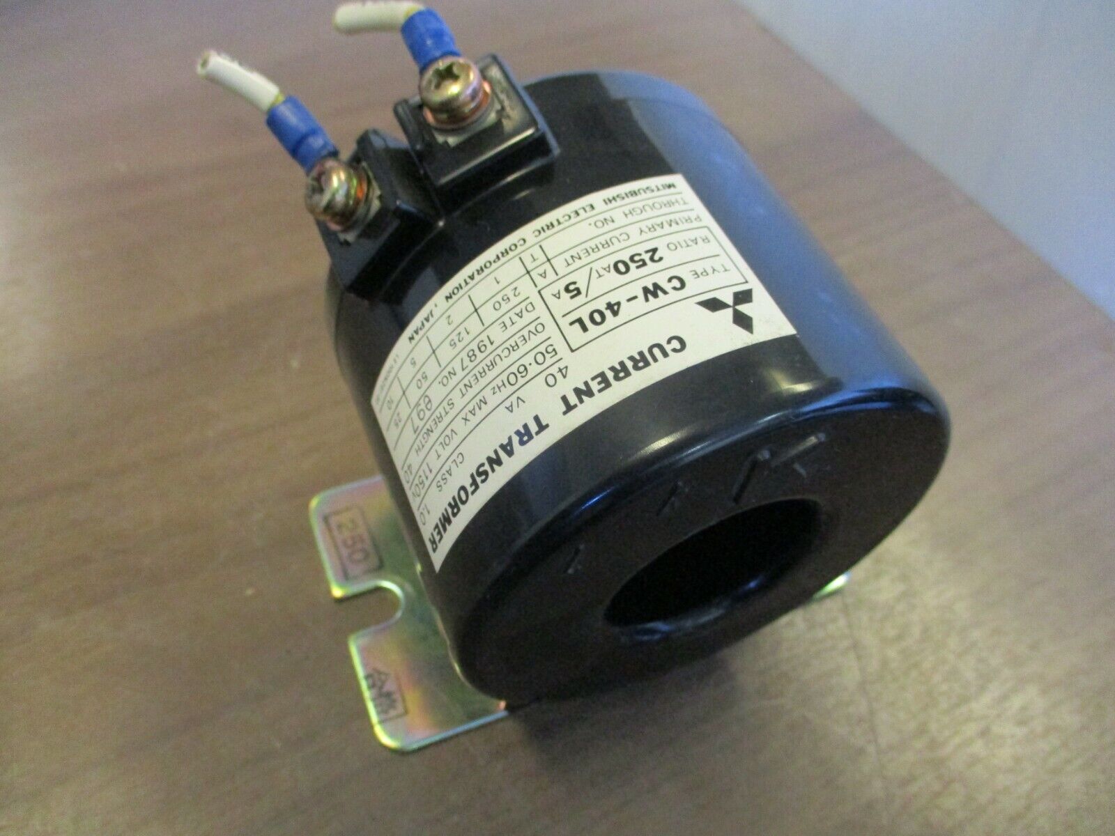 Mitsubishi Current Transformer CW-40L Ratio 250:5A 40VA 1150V 50-60Hz Used