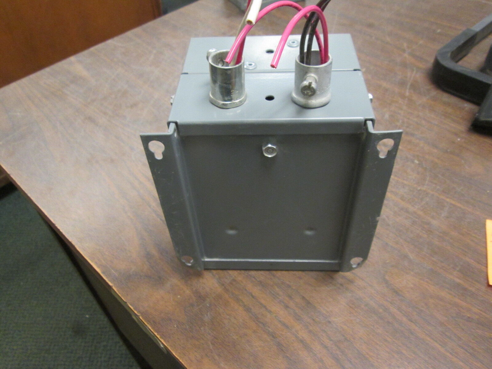 Sebco Low Voltage Lighting Transformer 1107 Pri:120V 50/60Hz Sec:12V 100W Used