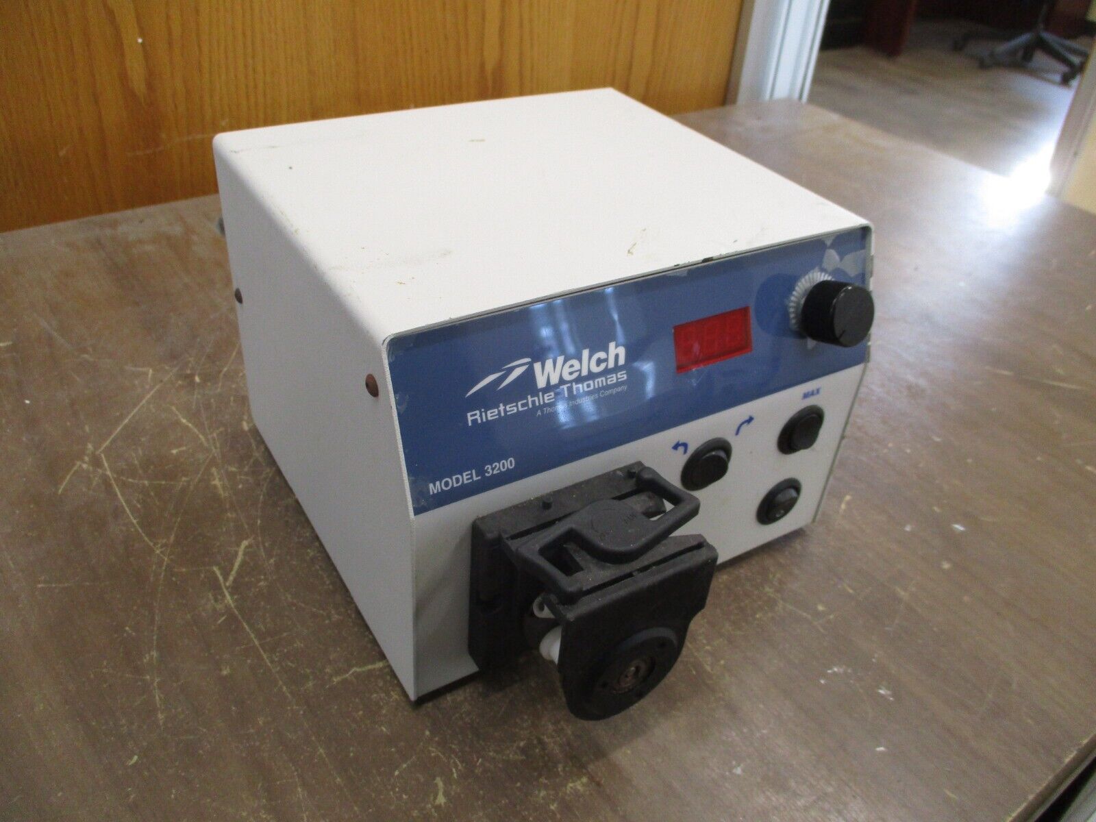 Welch Rietschle Thomas Peristaltic Pump 3200B-01 100-230V 50/60Hz 0.3/0.15A Used