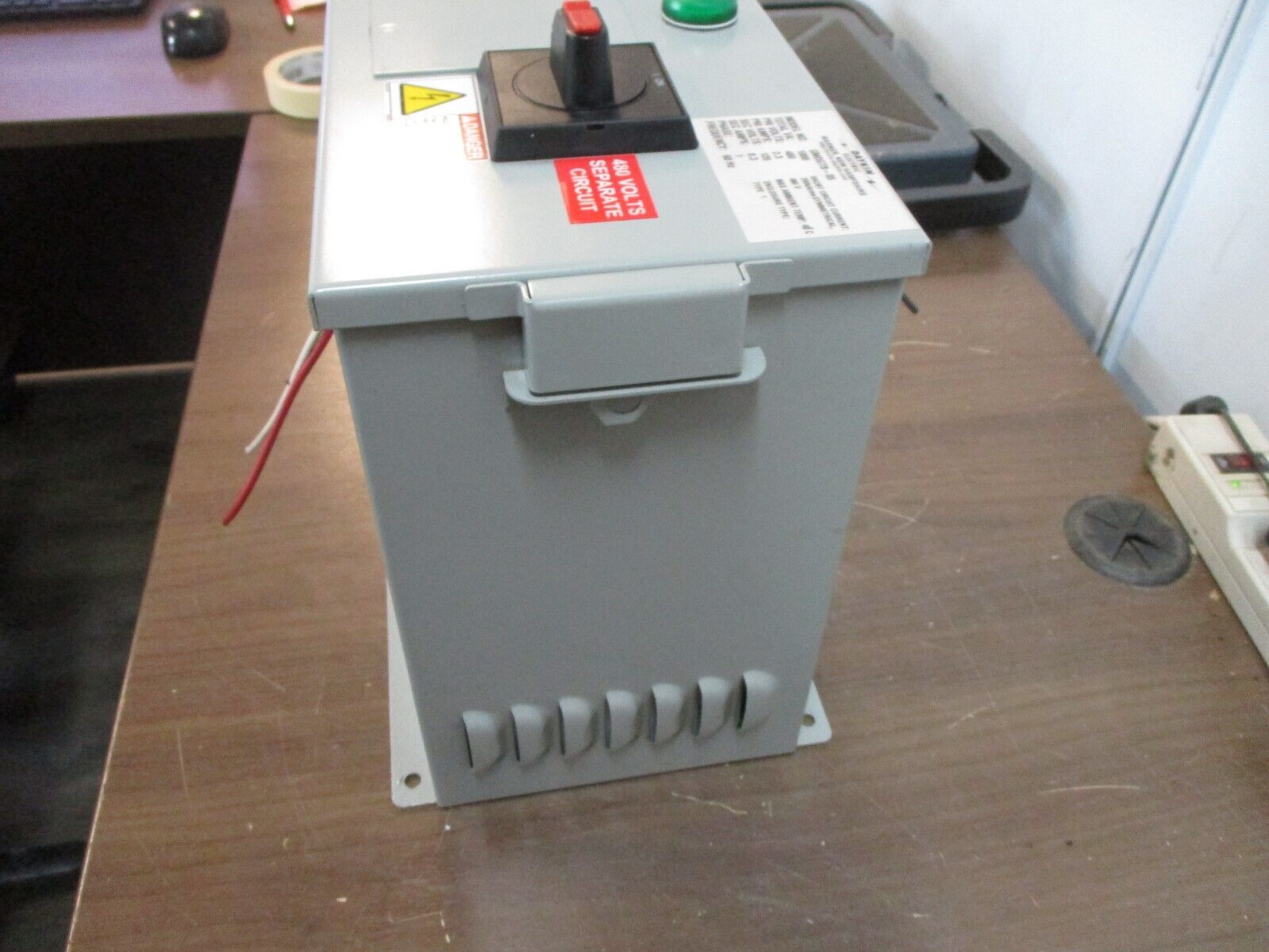 Daykin Transformer GMDGTB-05 1000VA Pri: 480V Sec: 120V 1Ph 60Hz Used