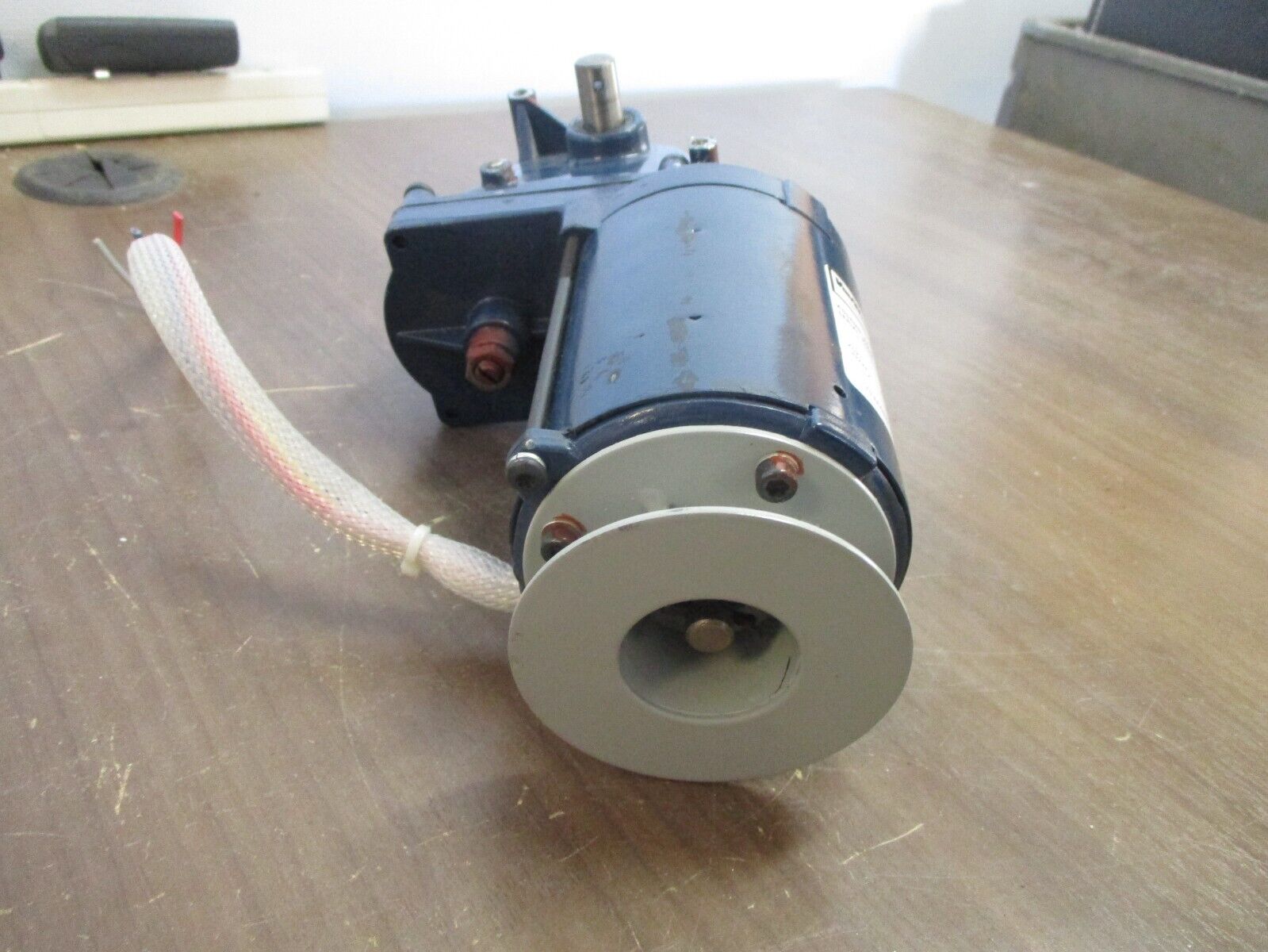 VonWeise Gearmotor V01060AB33 1/10HP 115V 60Hz 1Ph 1.5A Ratio 70:1 Used