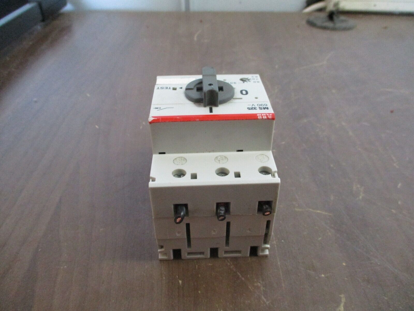 ABB Manual Starter MS 325 Trip: 6.3-9.0 A 600V Used