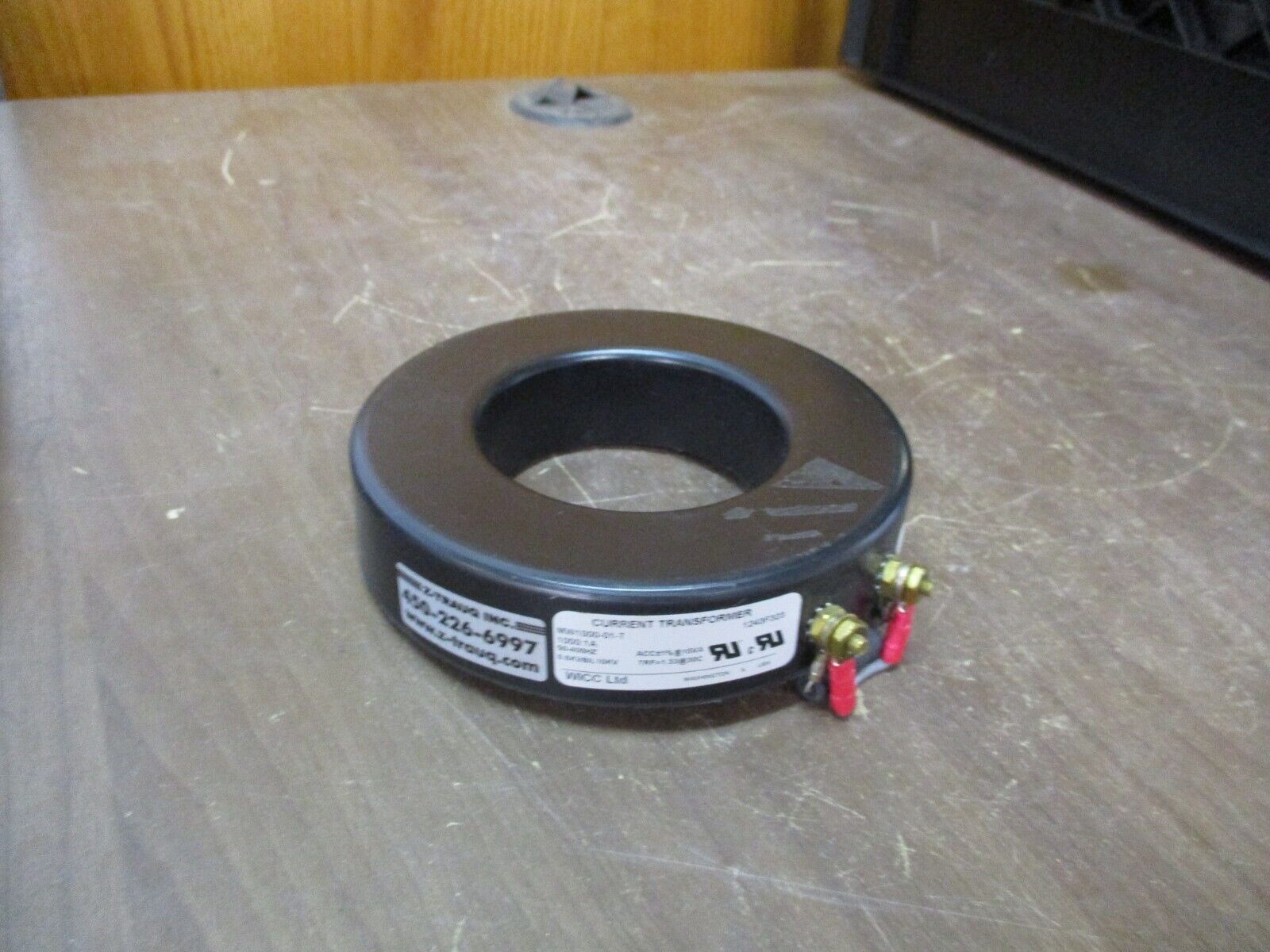 WICC Current Transformer MW1000-01-T Ratio 1000:1A 600V 50-400Hz 10kV BIL Used