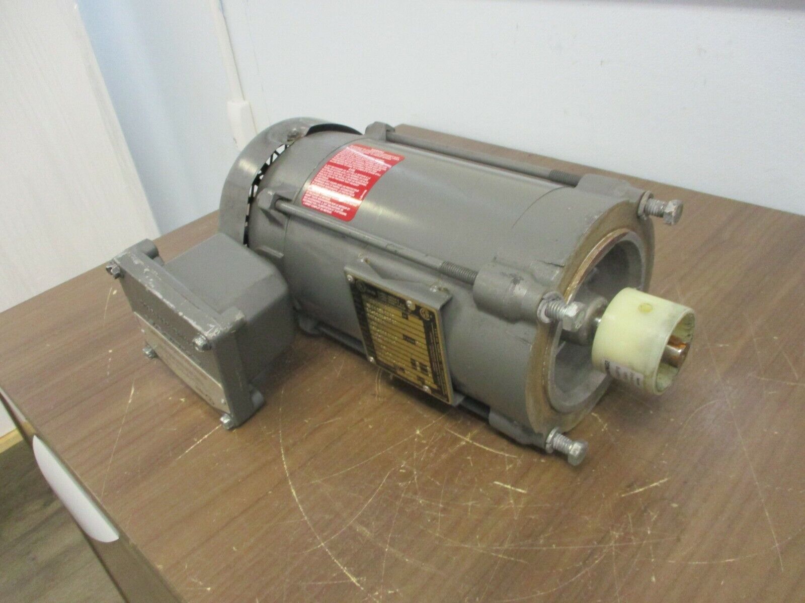 Baldor AC Motor VM7002A .33HP 1800RPM FR: 56T 208-230/460V 1.8-1.6/.8A 3Ph 60Hz