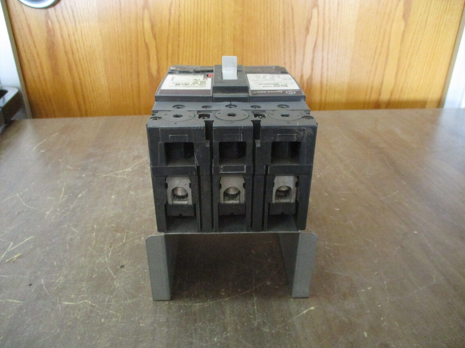 GE Spectra RMS Circuit Breaker SEDA36AN0100 100A 600V 3P w/ Mounting Bracket