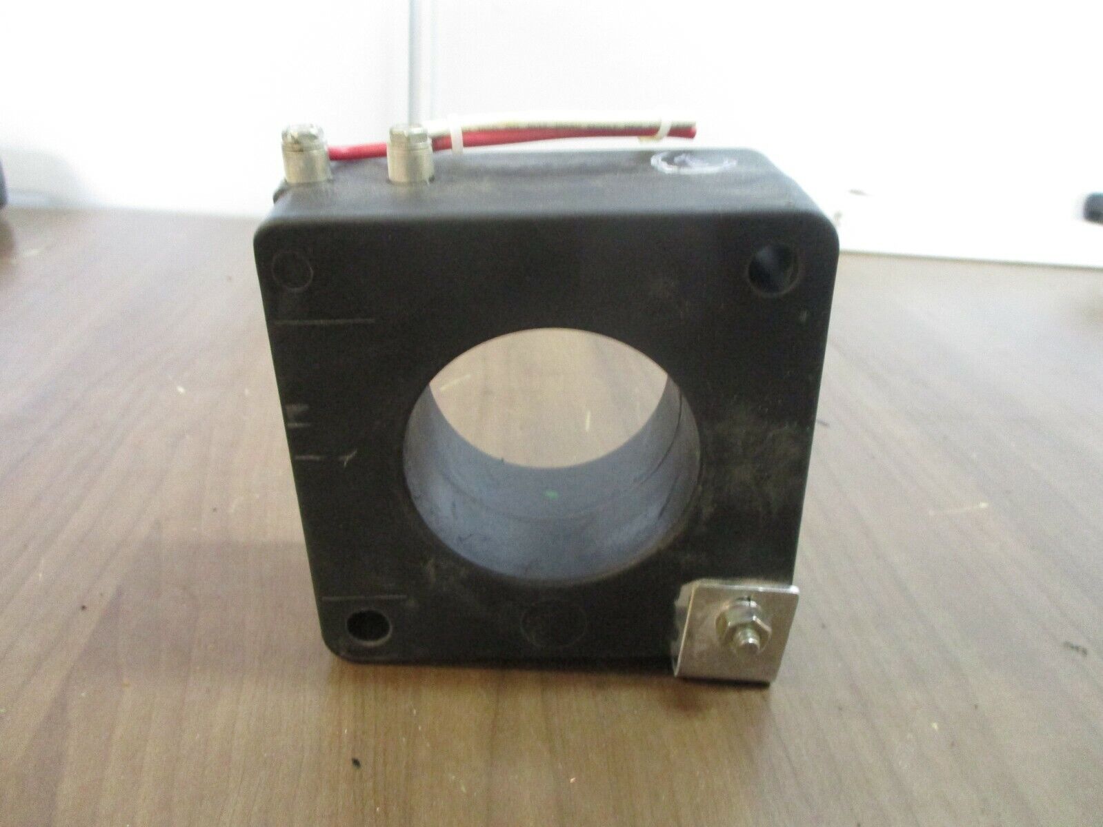 Square D Current Transformer 180R-601 Ratio 600:5A 600V 25-400Hz 10KV BIL, Used