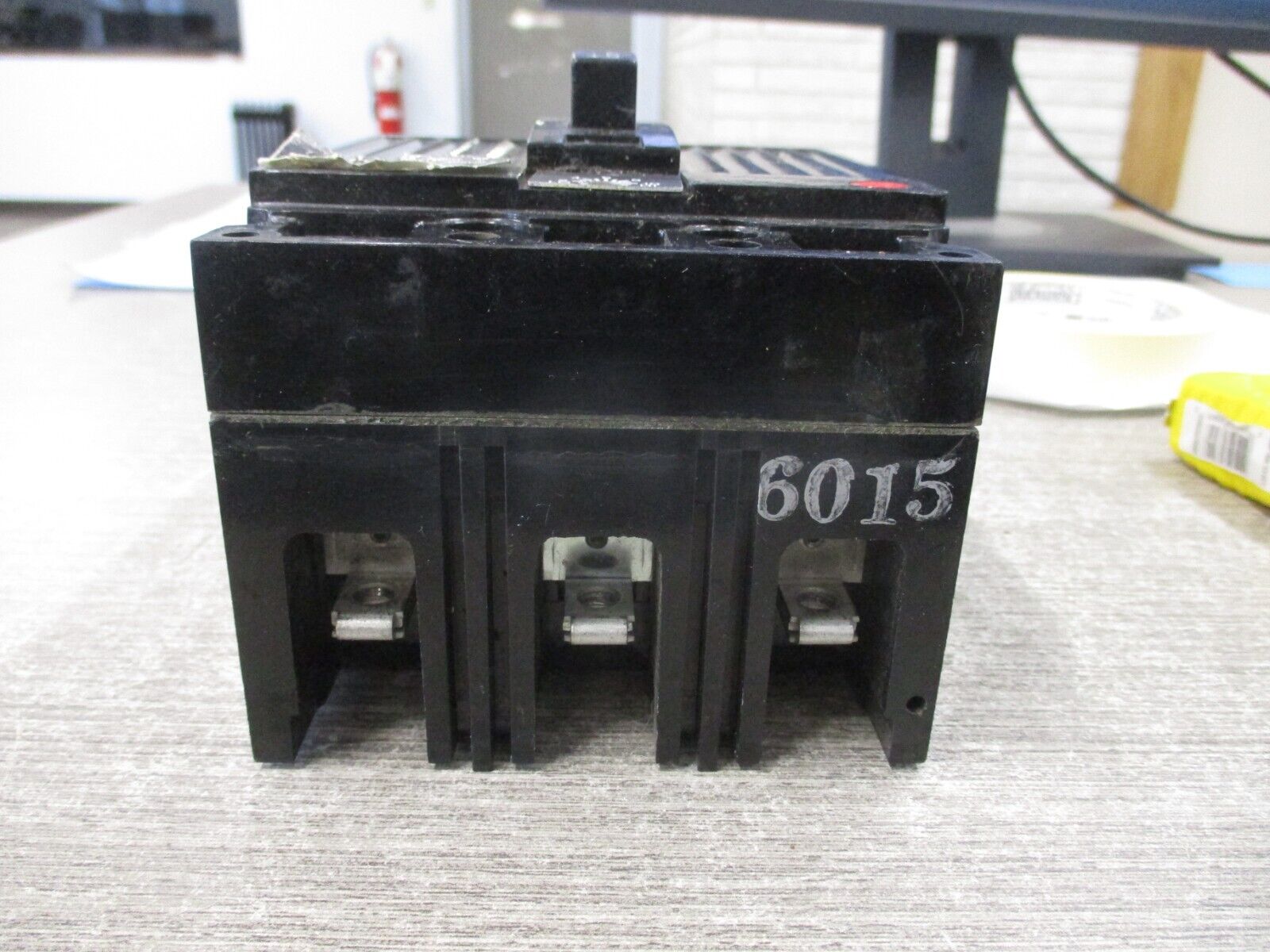 GE Mag-Break Circuit Breaker TEC36015 15A 600V 3P Used