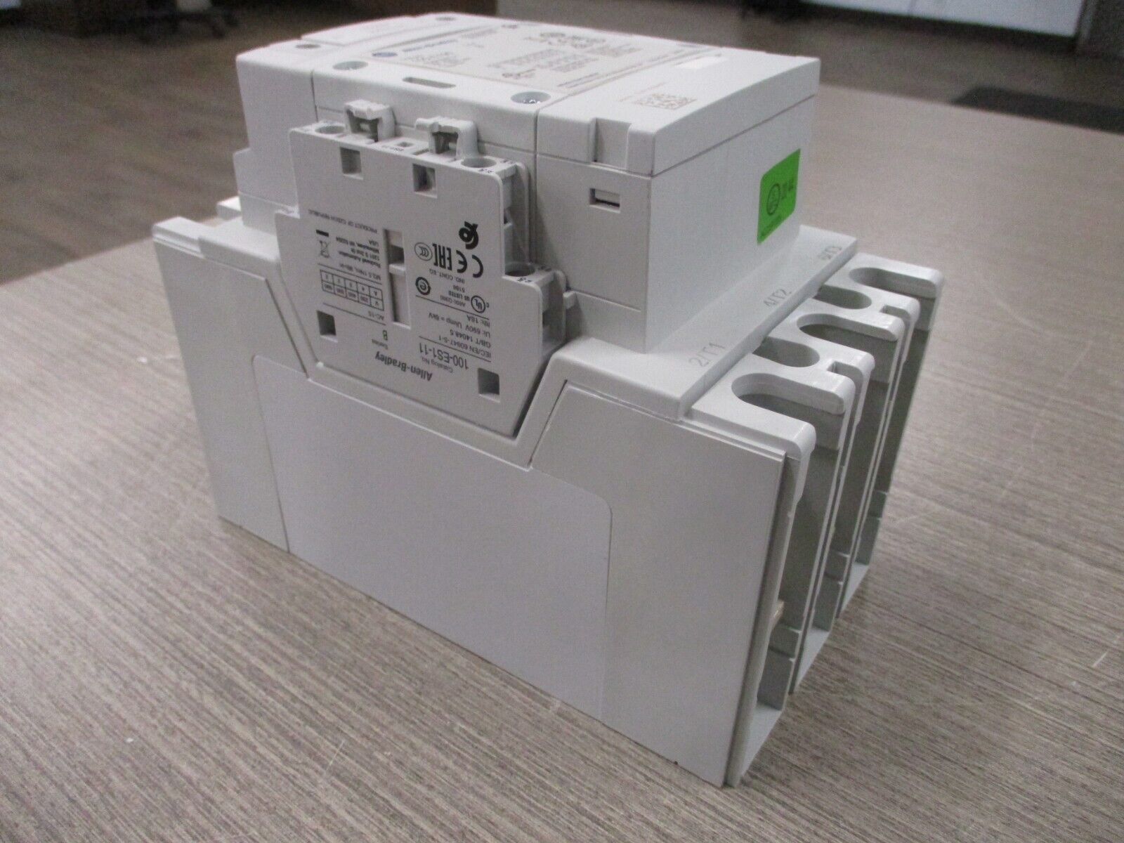 Allen-Bradley Contactor 100-E190KD11 Ser. B 100-250v AC/DC Coil 190A New Surplus