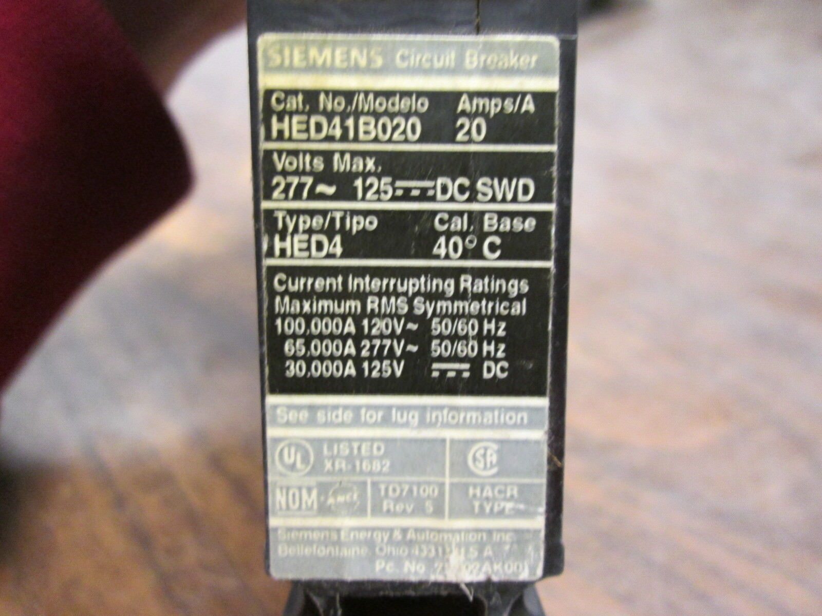 Siemens Circuit Breaker HED41B020 20A 277V 1P Used