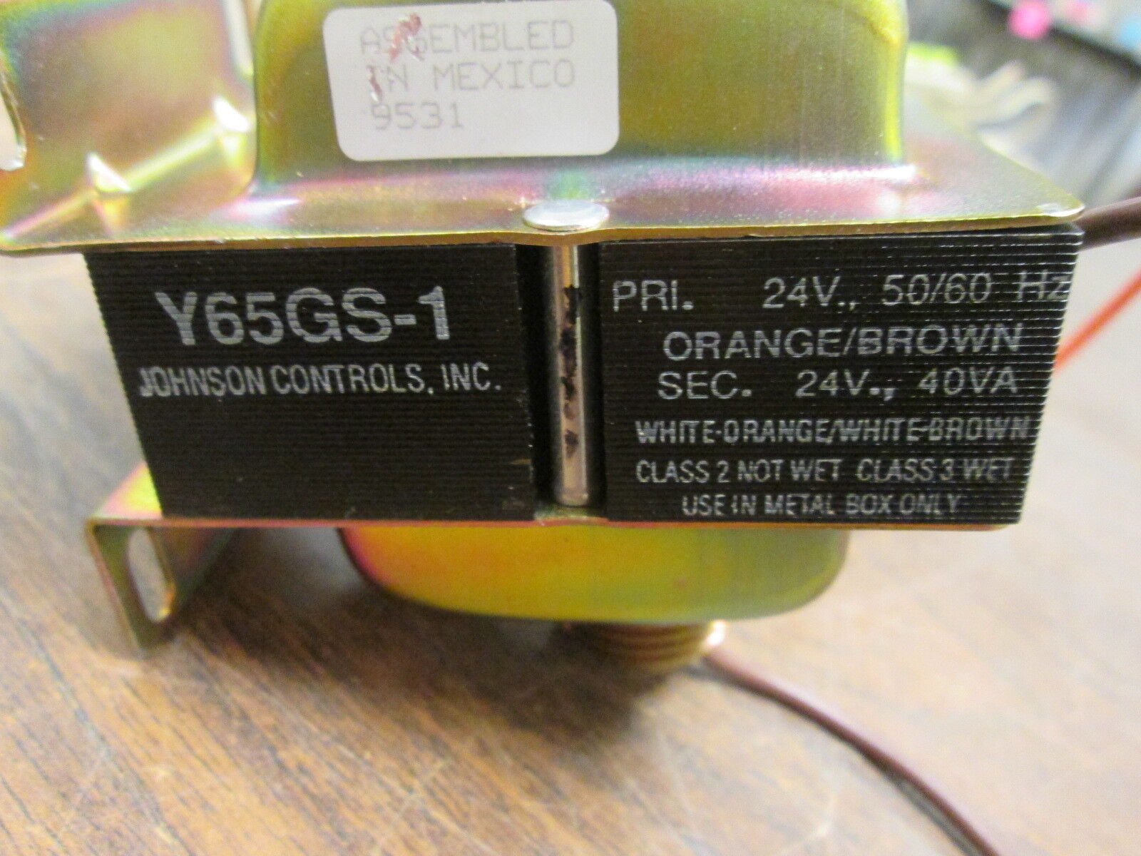 Johnson Controls Transformer Y65GS-1 Pri: 24V 50/60Hz Sec: 24V 40VA Used