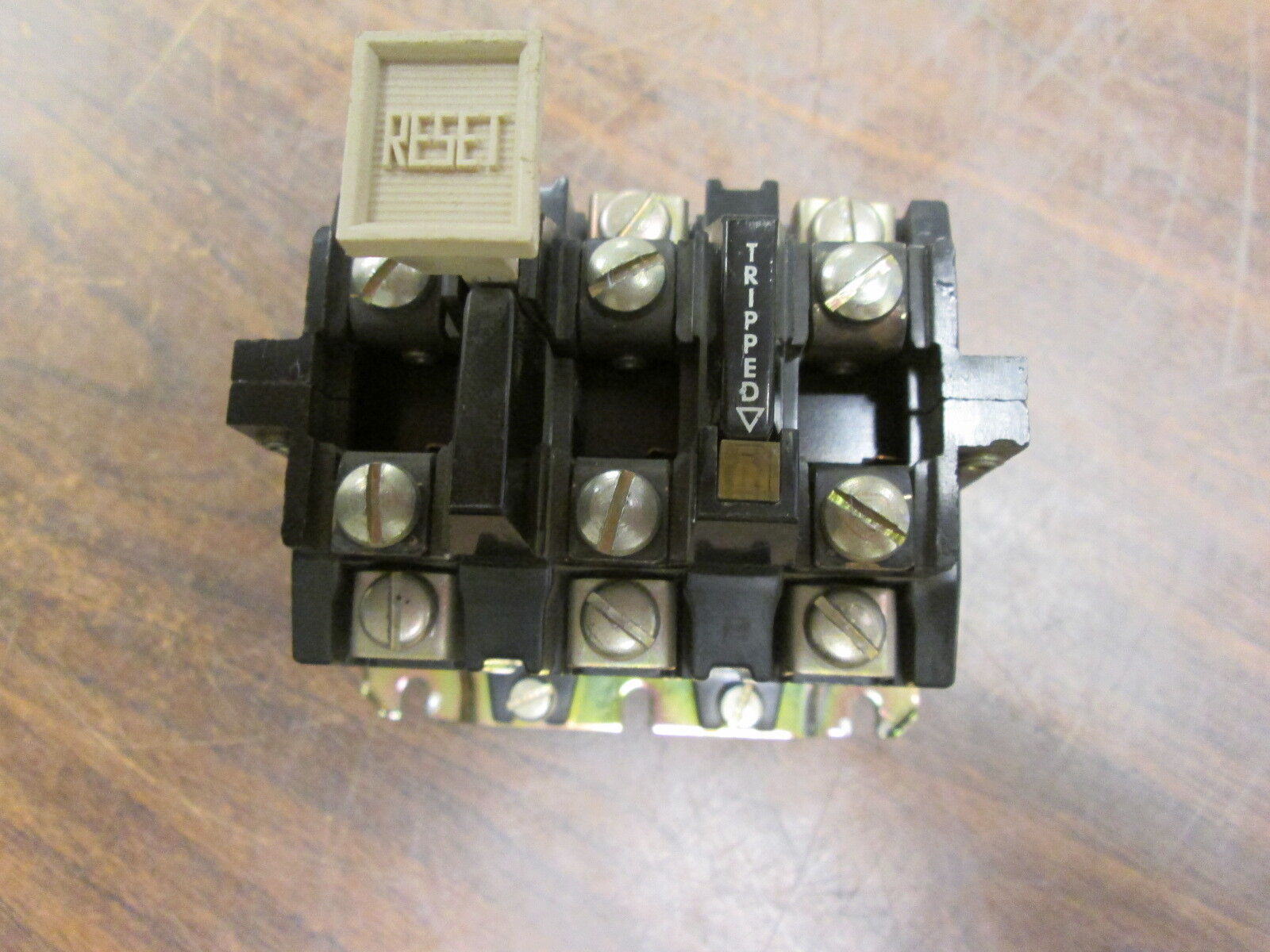 Allen-Bradley Overload Relay 592-BOV16 120-600V 3P Ser. B *Heaters May Vary*