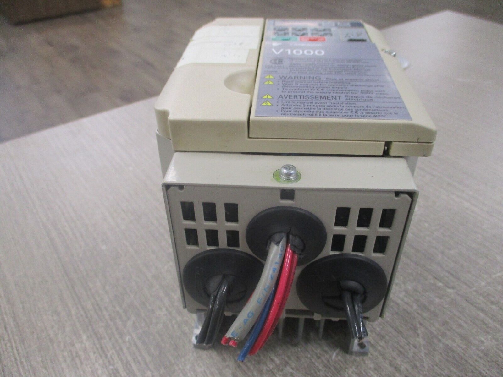 Yaskawa V1000 AC Drive CIMR-VU4A0005FAA Rev.D 3HP 3Ph Input: Output: Used