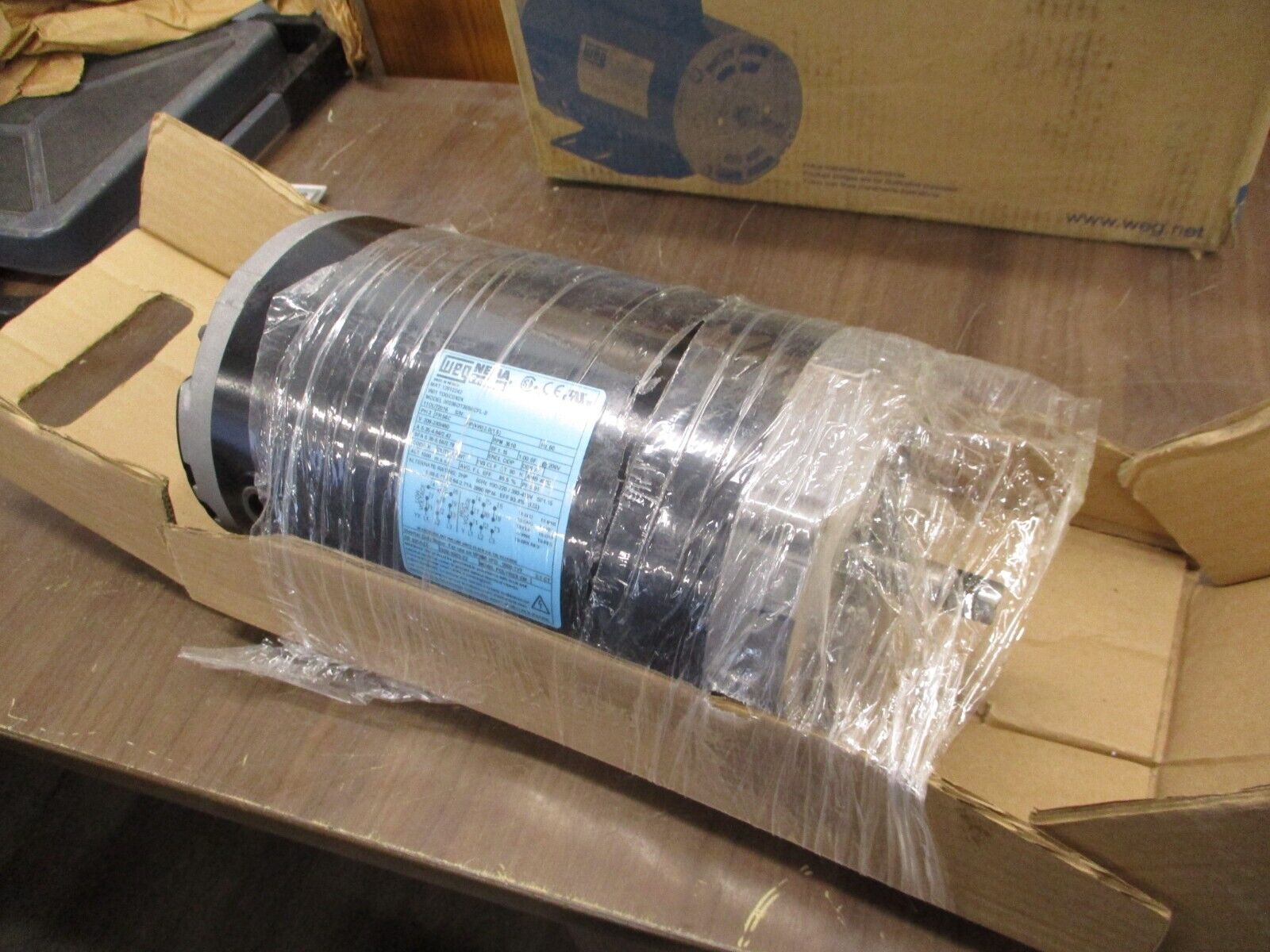 WEG Motor 12812242 2HP 3600RPM 208-230/460V 5.35-4.84/2.42A 60Hz 3Ph New Surplus