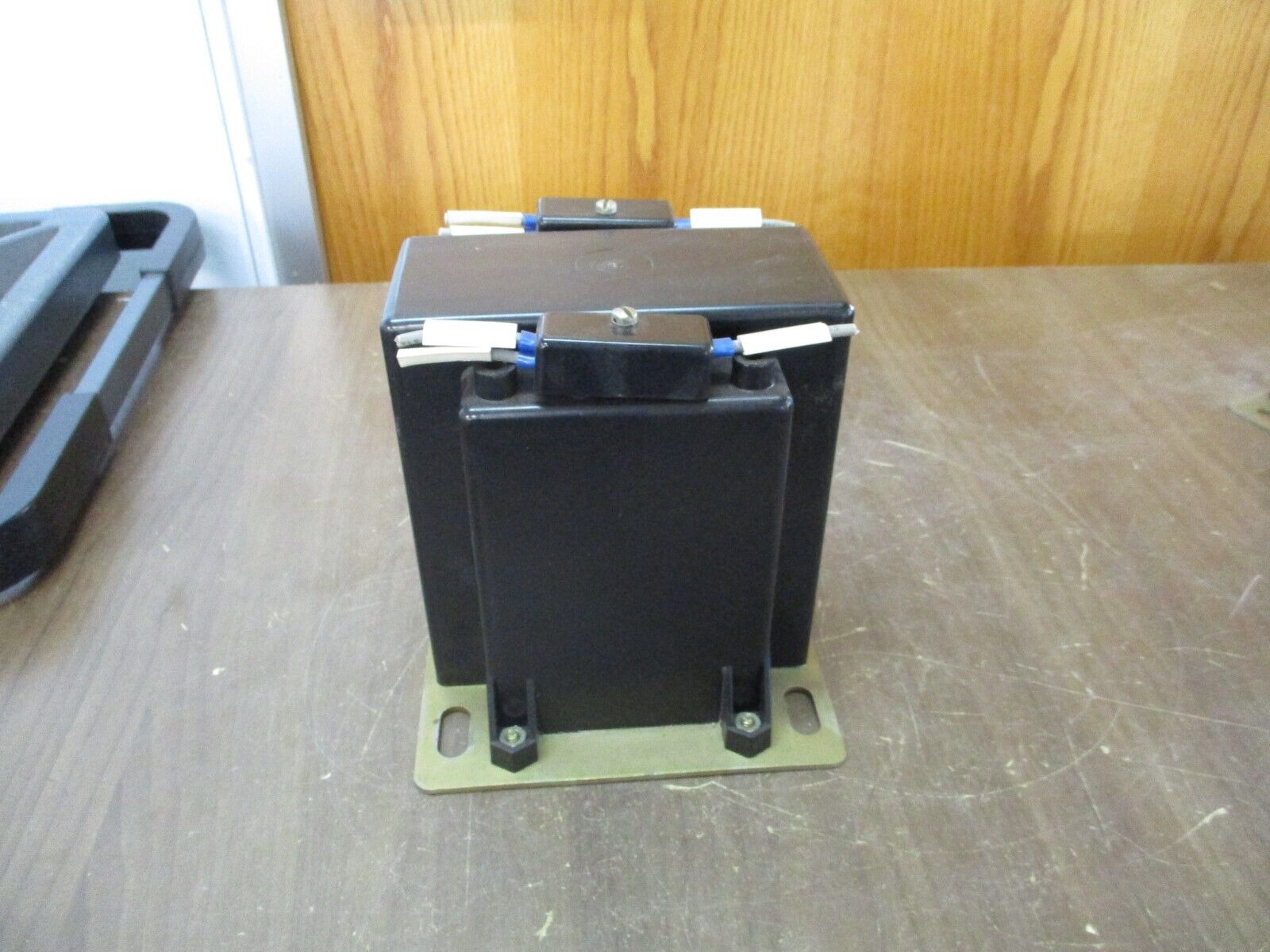 Cutler-Hammer Potential Transformer 456-288 Pri: 288V Ratio 2.4:1 500VA 60Hz