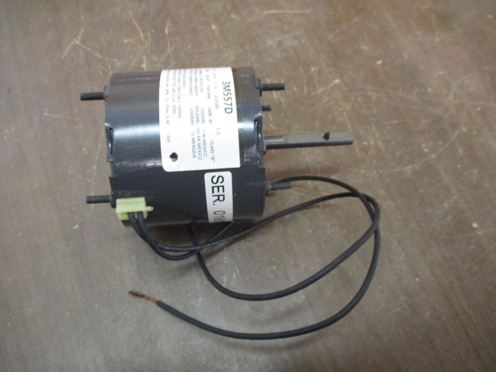 Dayton AC Motor 3M557D 1/30HP 115V 60Hz 1Ph 1550RPM New Surplus