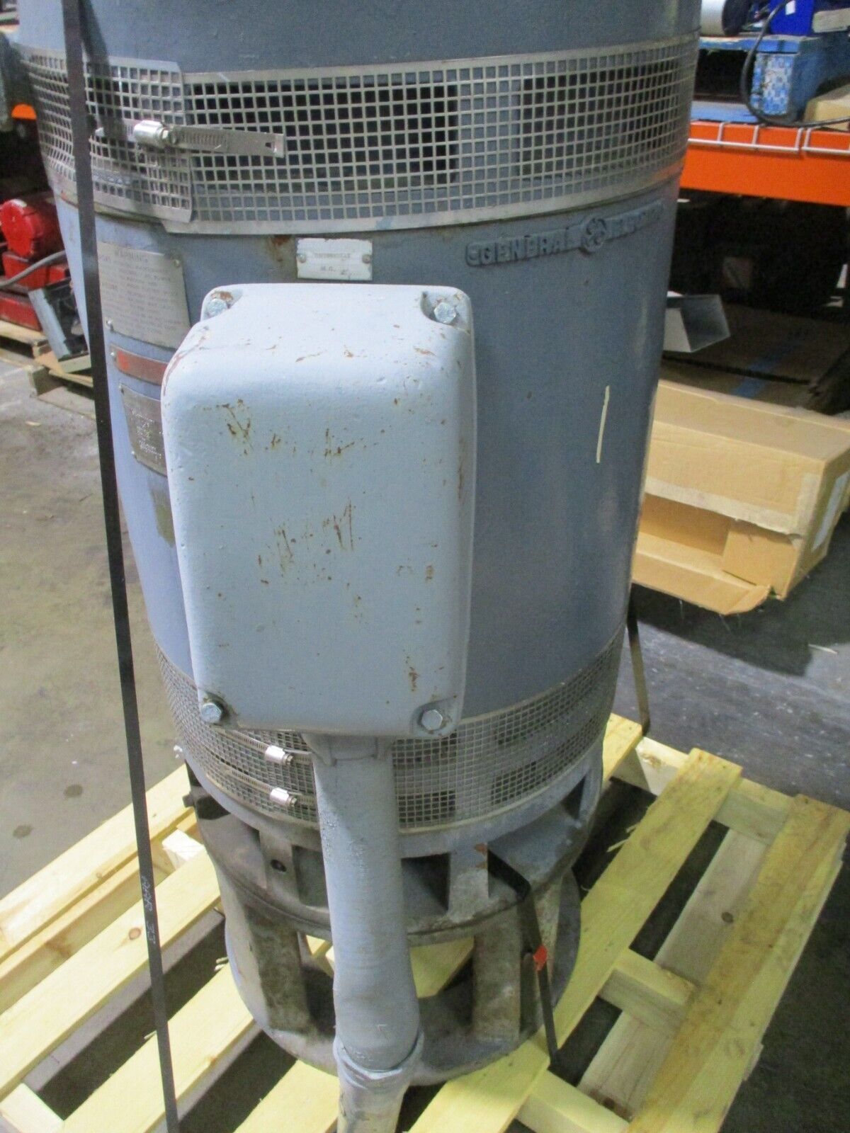 GE Tri-Clad Vertical Mount AC Motor 5K6277XH247A 100HP 1200RPM 230/460V Used