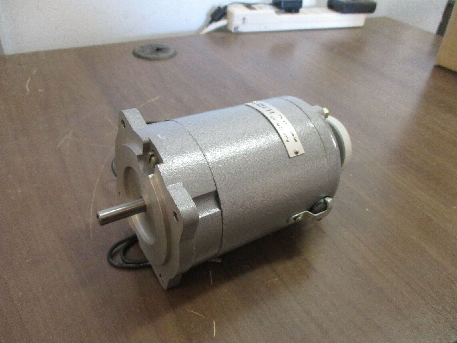 ETI Servo Motor 137-1000-00 New Surplus