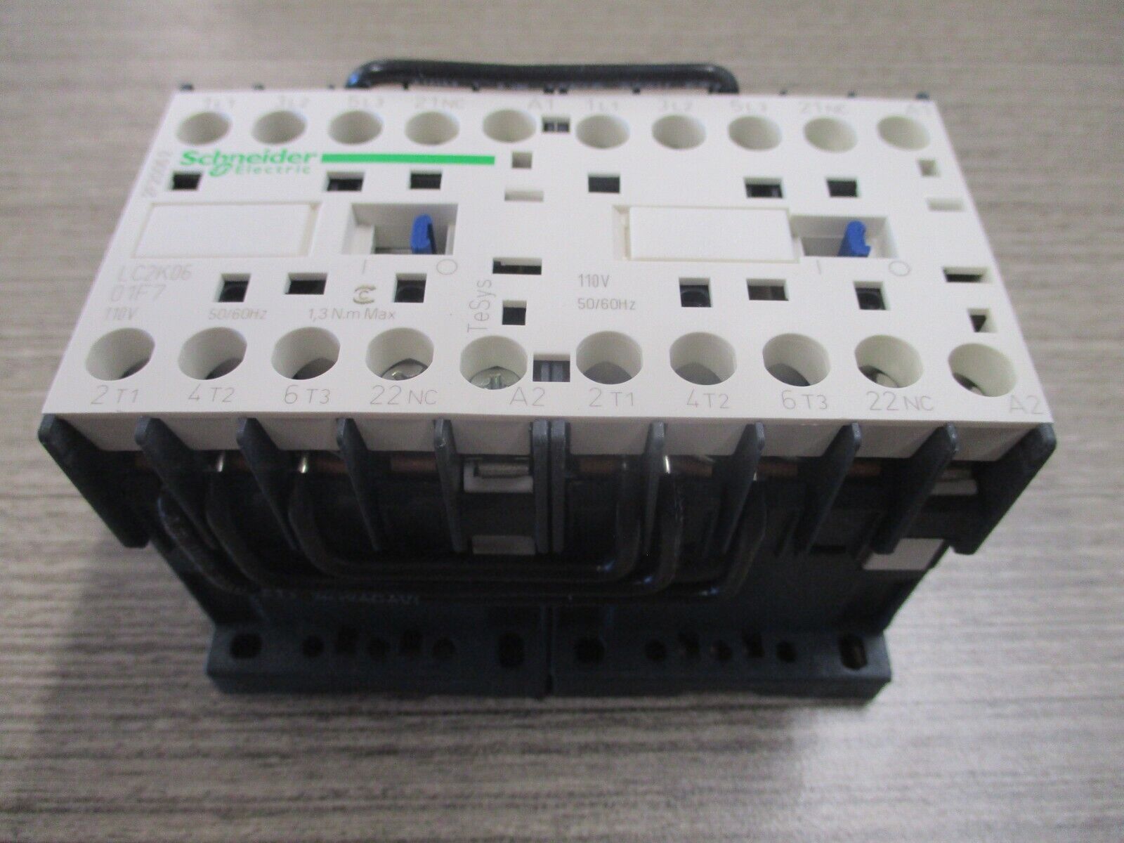 Schneider Electric Reversing Contactor LC2 K0601F7 110V Coil New Surplus