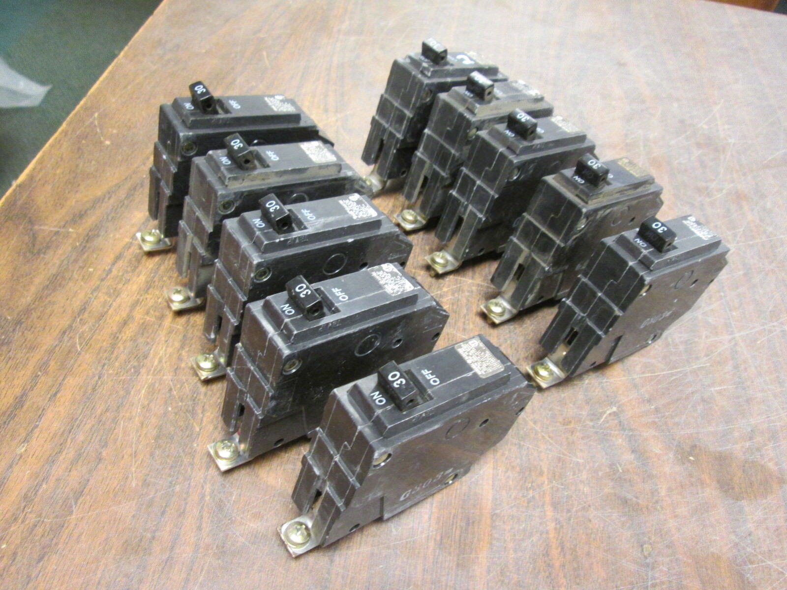 GE Circuit Breaker THQB1130 30A 120/240V 1P *Lot of 10* Used