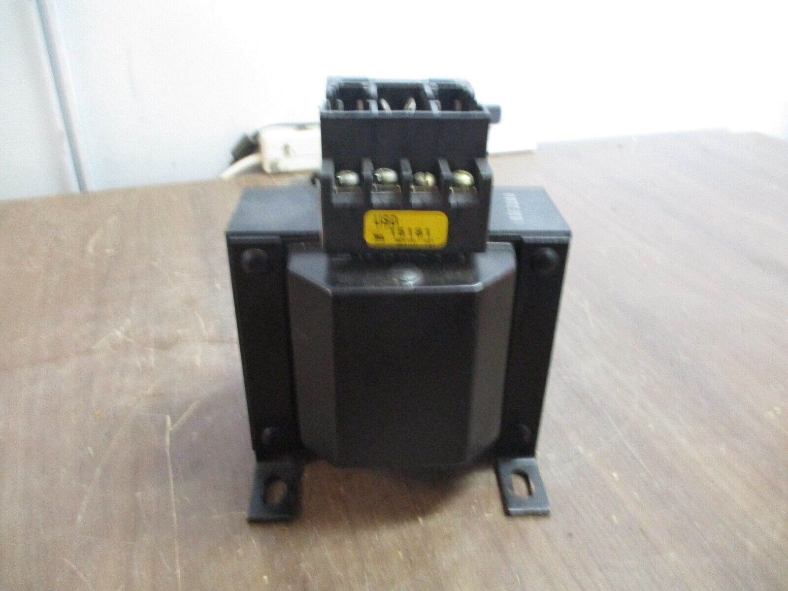 Hevi-Duty Control Transformer E3803PBX 0.380KVA Pri: 240/480V Sec: 120V 50/60Hz